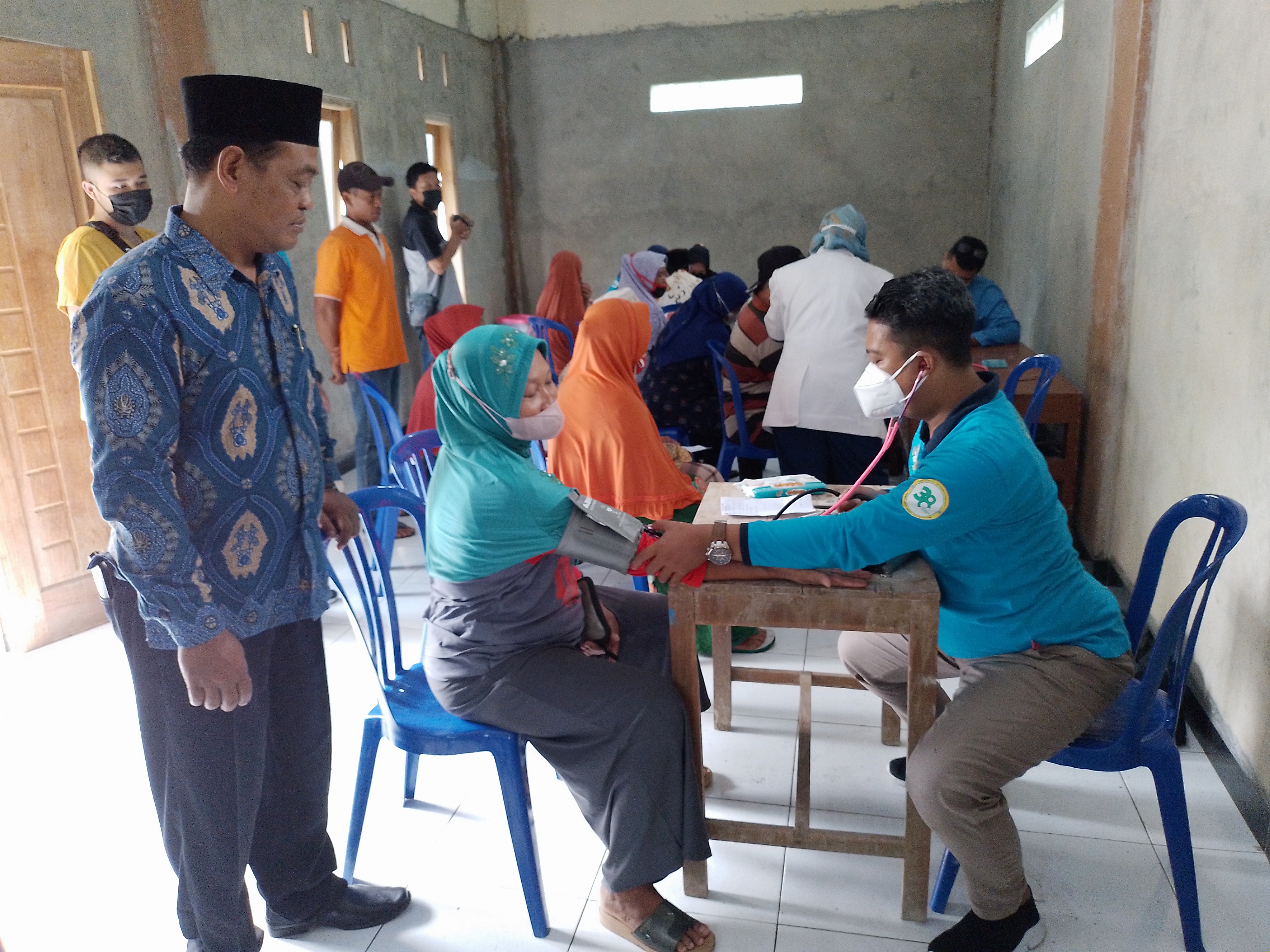 Peringati HUT ke-39, RS Cakra Husada Klaten Gelar Bakti Sosial Pelayanan Kesehatan di Desa Logede