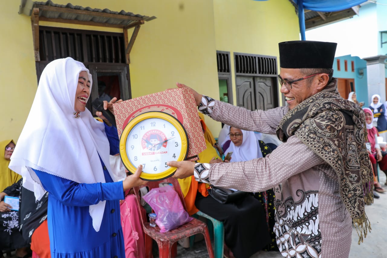 Selain memberi pelatihan mengurus jenazah, usbat ganjar Sumut juga memberikan bantuan untuk majelis taklim di Medan Marelan, Kota Medan.