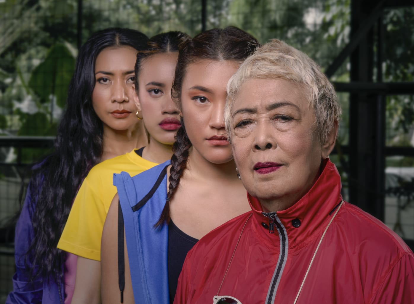 Grup Swadara persilangan dari dua generasi, yaitu Anastasya Poetri, Faye Risakotta, Yuyun Arfah dengan Titik Hamzah sebagai penggagas. 