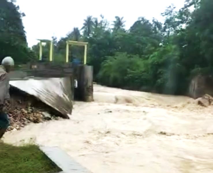 Bendung Oesao di Kecamatan Kupang Timur, Kabupaten Kupang, NTT jebol pada Minggu (5/2) pagi. 