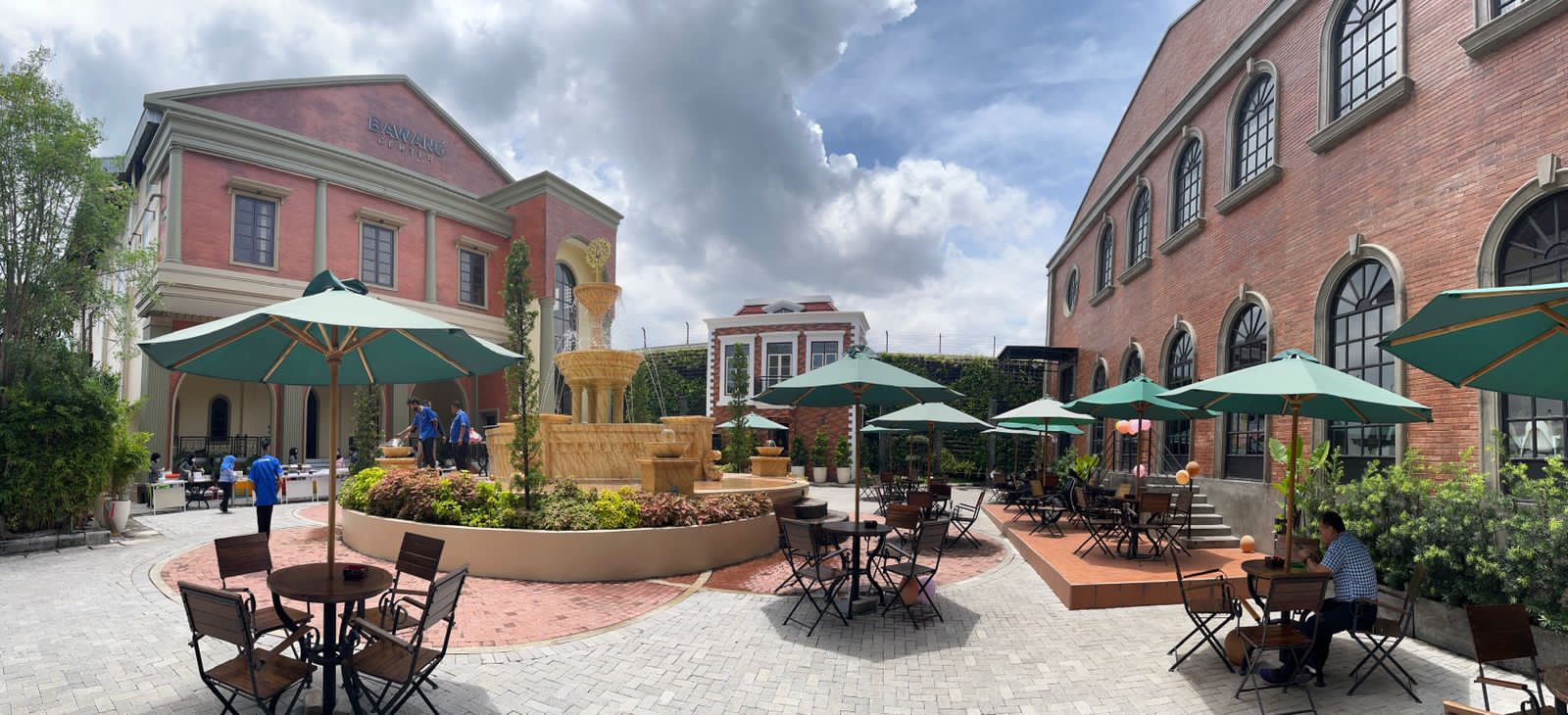 Cafe Kekinian Nan Unik Bergaya Klasik Eropa Hadir di Kota Surabaya