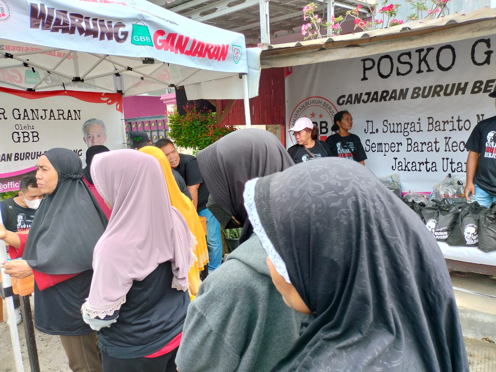 GBB Gelar Bazar Murah Lewat Warung Ganjaran di Jakut