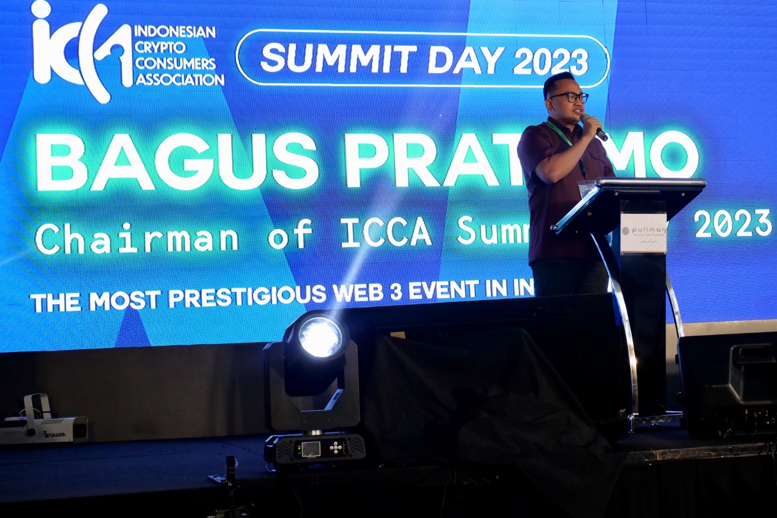  Ketua ICCA Summit 2023 Bagus Pratomo memberi sambutan pada Indonesia Crypto Consumer Summit 2023 di Jakarta, Selasa (21/2).