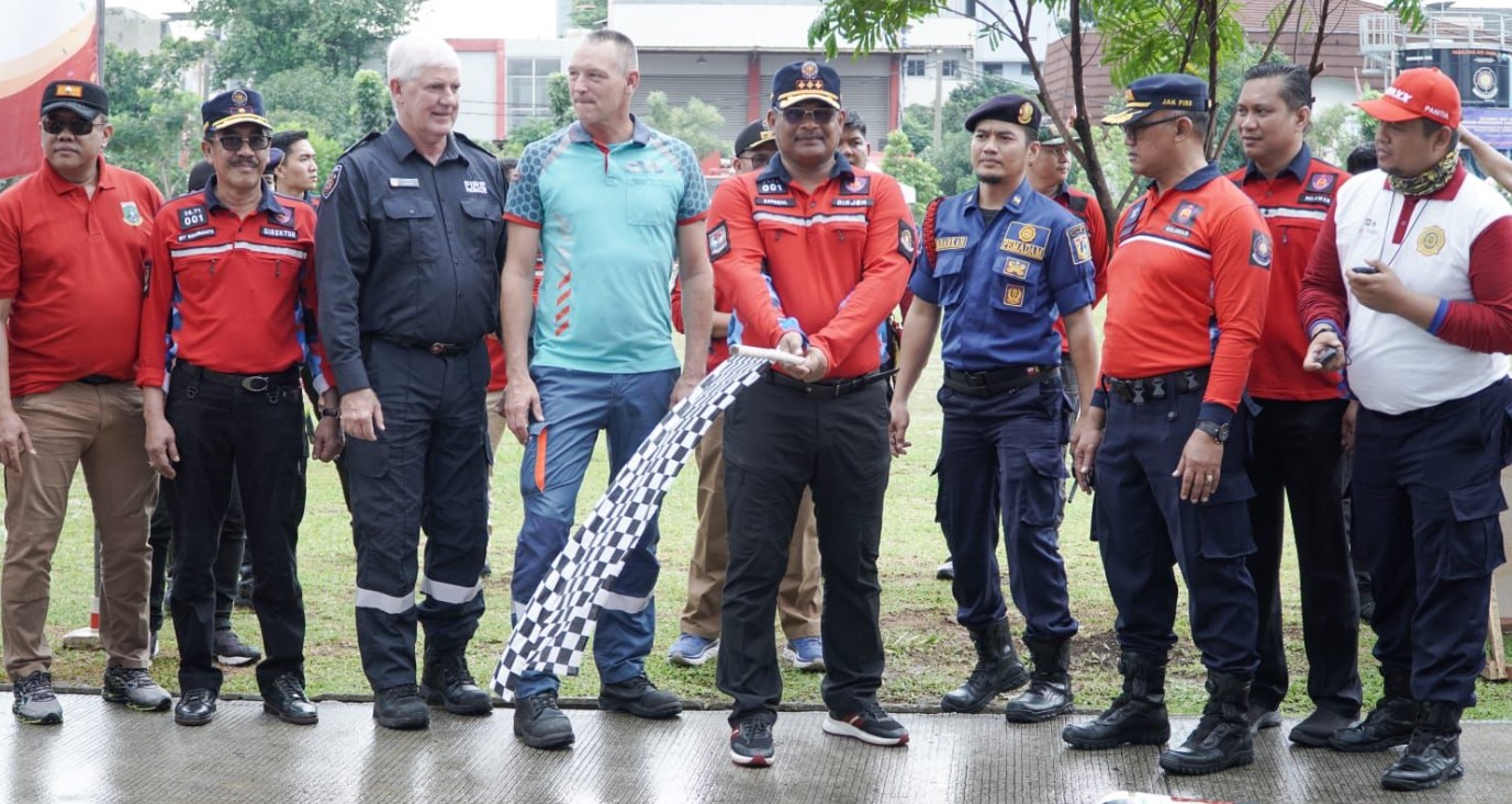 Dirjen Bina Administrasi Kewilayahan Kemendagri, Safrizal ZA saat membuka Festival Keselamatan Kebakaran 2023
