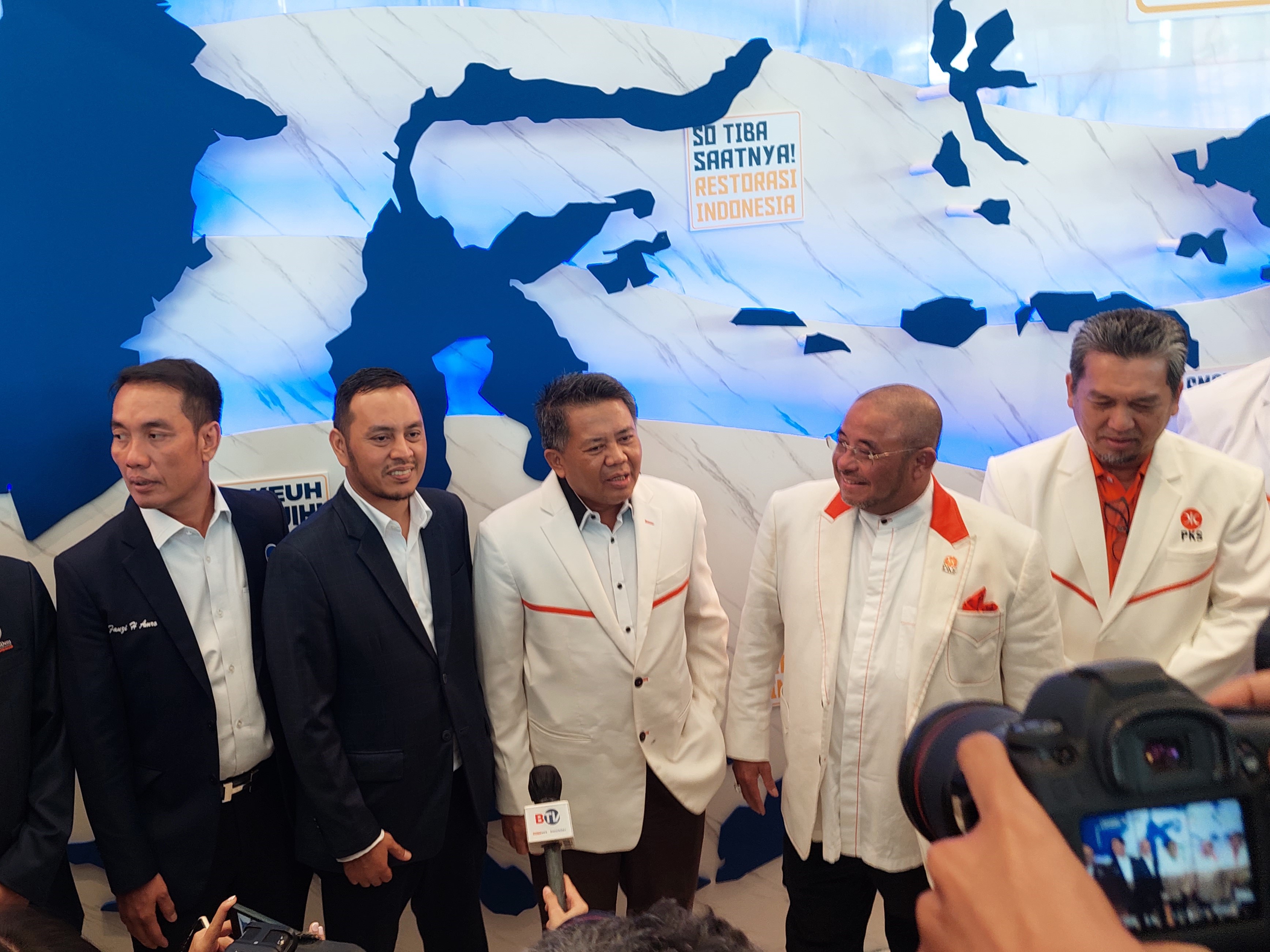 Petinggi PKS diterima pejabat NasDem di NasDem Tower, Jakarta Pusat. 