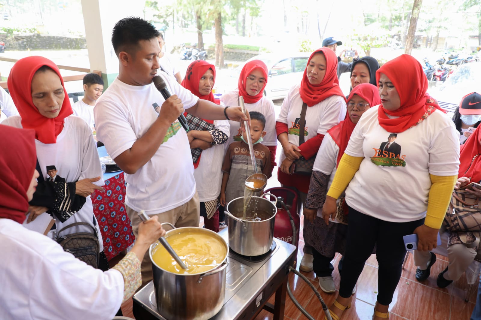  Espas Sahabat Sandiaga Uno memberikan pelatihan pengolahan jeruk kalamansi untuk dijadikan bahan sirup, Minggu (26/2/2023)