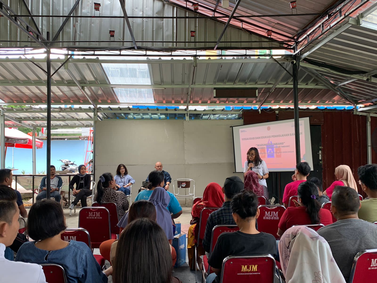 Warung Sikumbang Jadi Program CSR PNM Capai Target 'Zero Waste 2050'