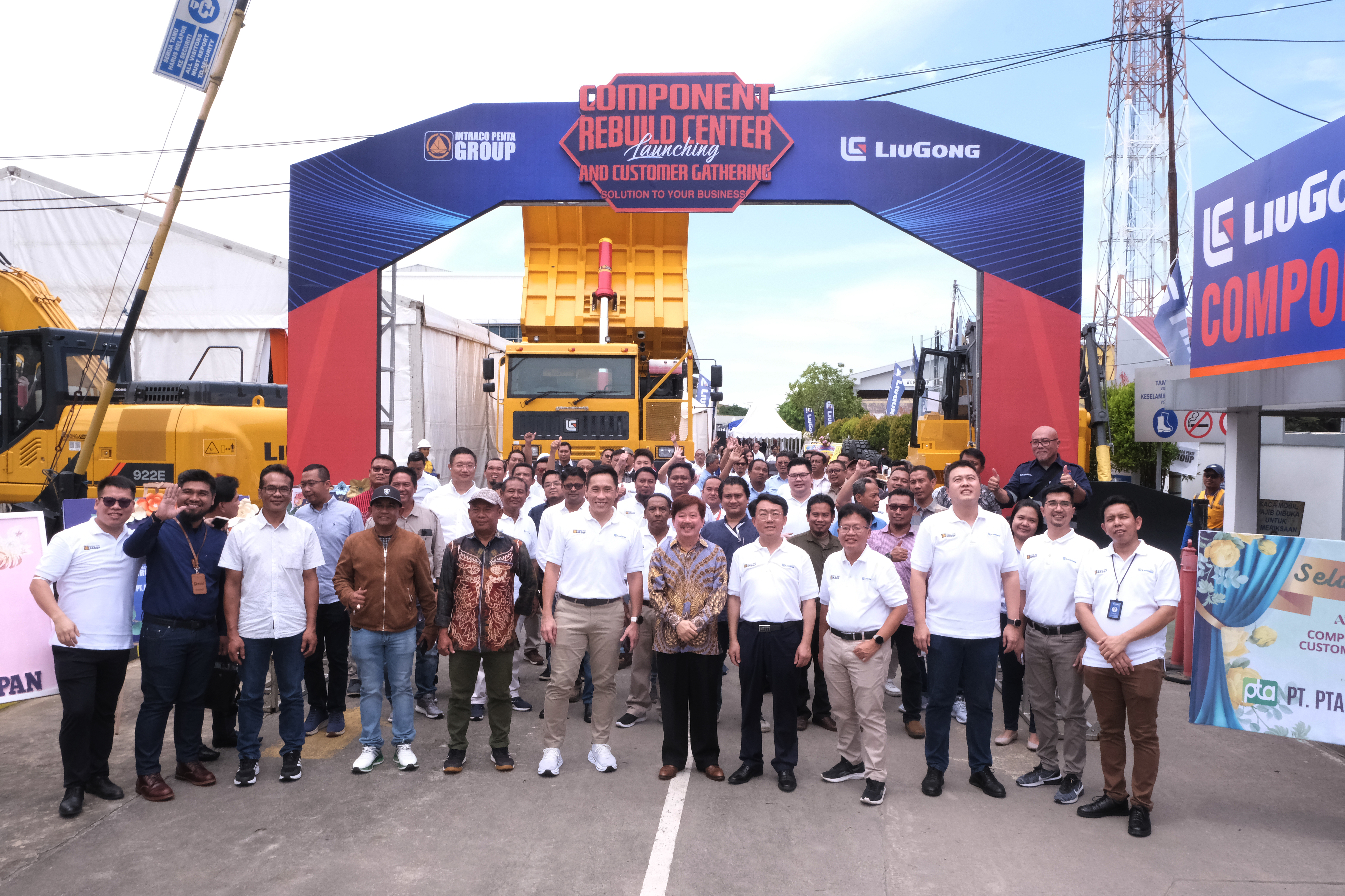 Peresmian pusat bangun ulang alat berat kolaborasi Liugong Machinery Indonesia-Intraco Penta di Balikpapan, Kaltim