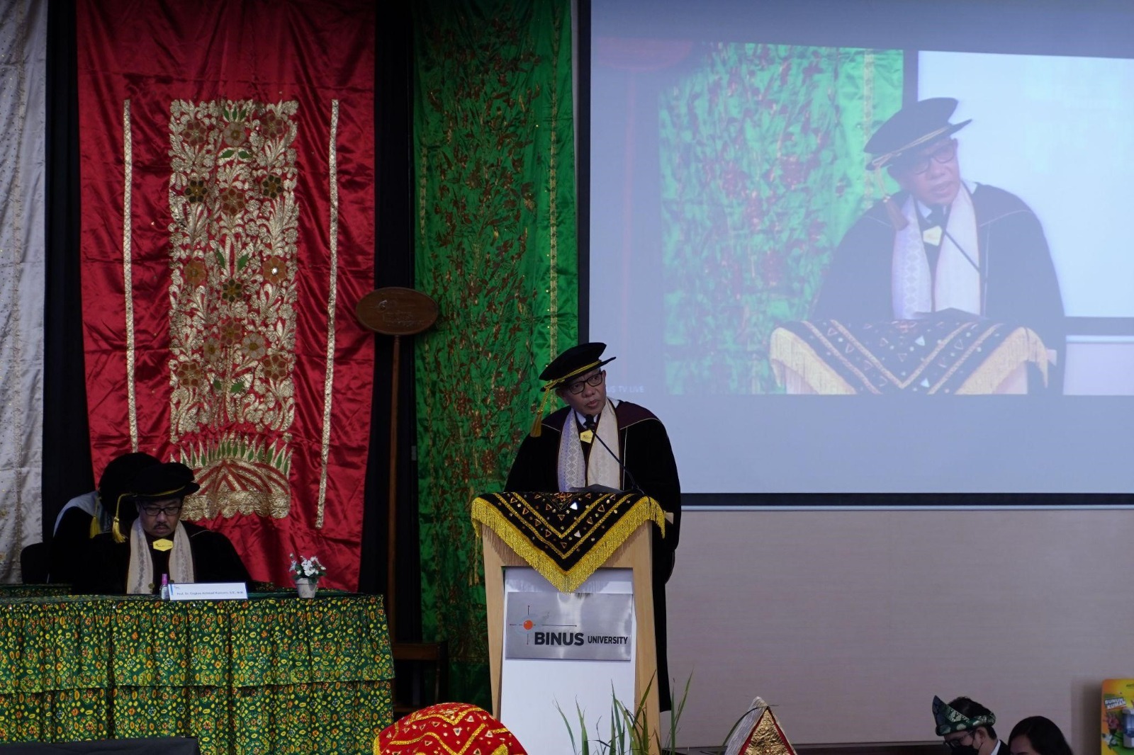 Prof.Mohammad Hamsal dikukuhkan sebagai Guru Besar Tetap Bidang Ilmu Manajemen Stratejik, Binus University.r