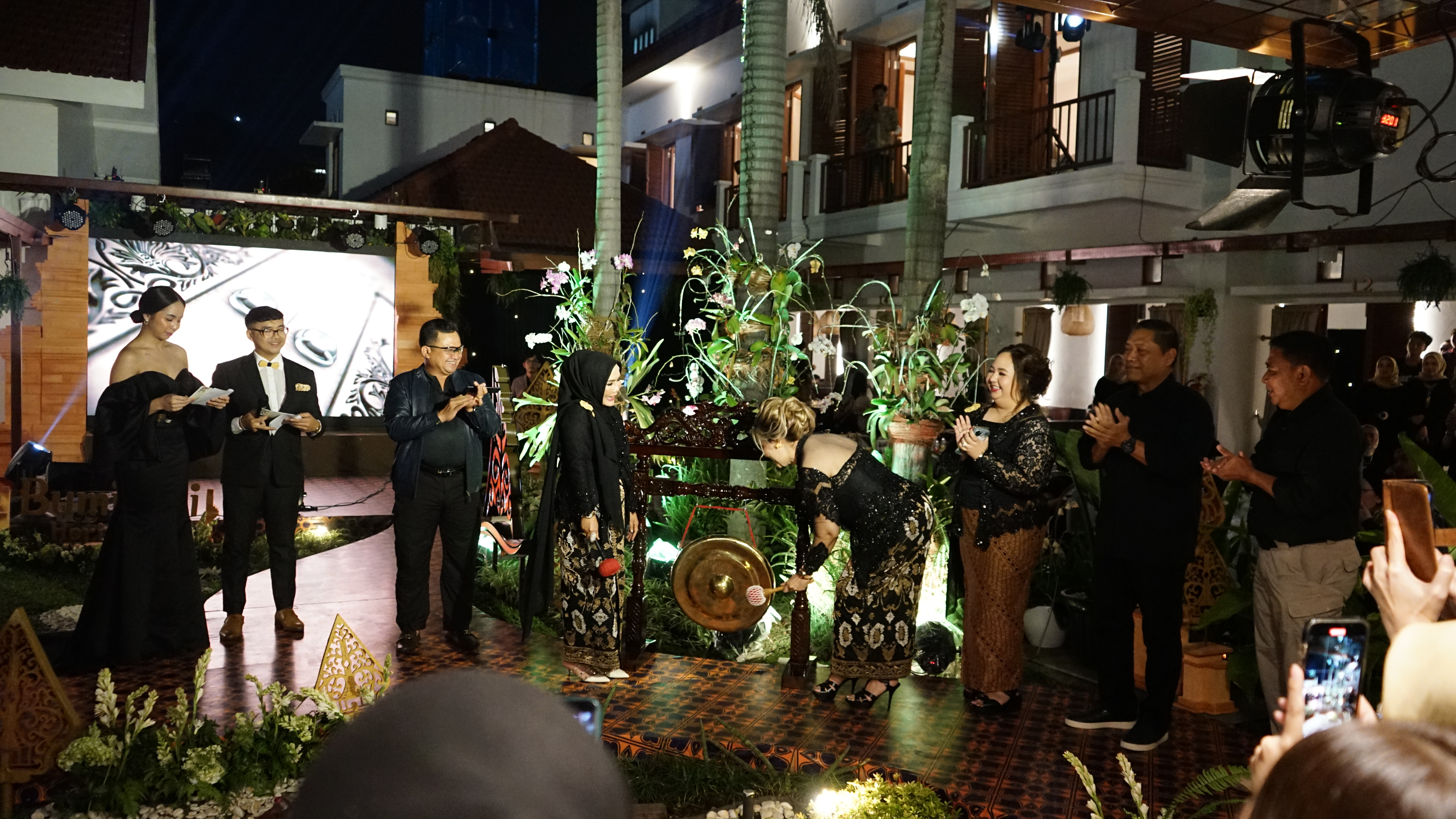 Bumi Aki Sajikan Kuliner Khas Sunda di Tengah Kota Bandung