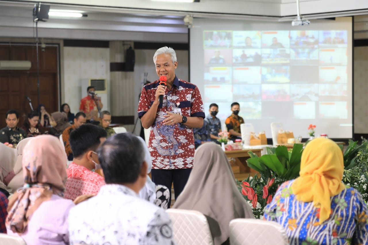 Gubernur Jateng Ganjar Pranowo membuka Musrenbang Jateng 2023 di Gedung Gradhika Bhakti Praja, Kota Semarang, Jateng, Jumat (3/2/2023).