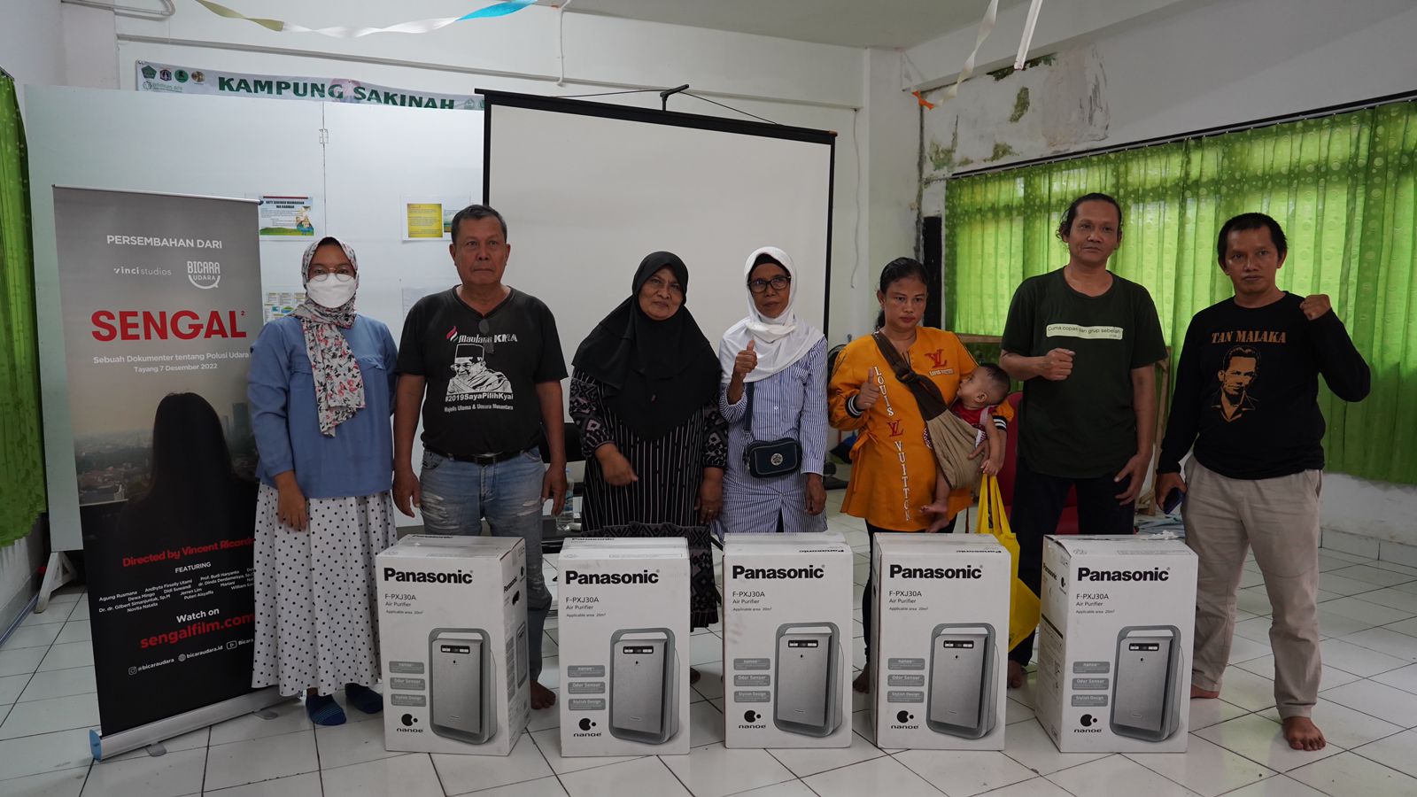 Bicara Udara mendapat dukungan dari Panasonic untuk memberikan 10 unit pemurni udara (air purifier) kepada warga Rusunawa Marunda.