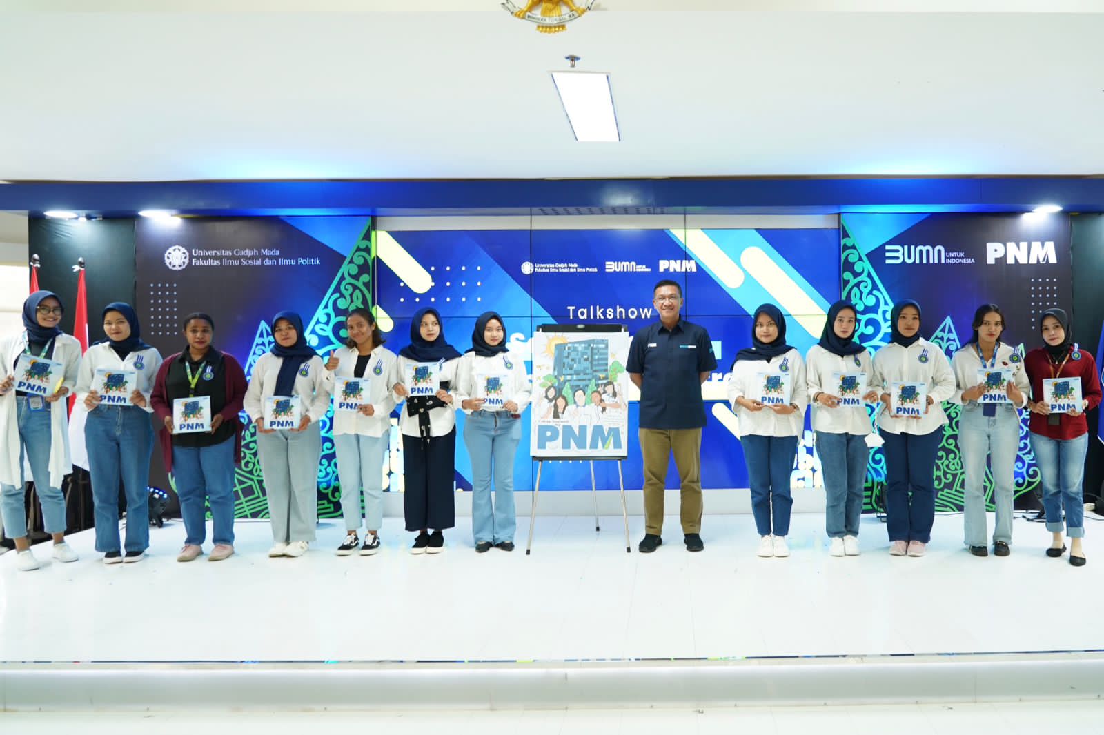 Talkshow dengan tema “Seni Bercerita Membangun Citra” di Auditorium Fisipol, Universitas Gajah Mada, Yogyakarta, Sabtu (25/02).  