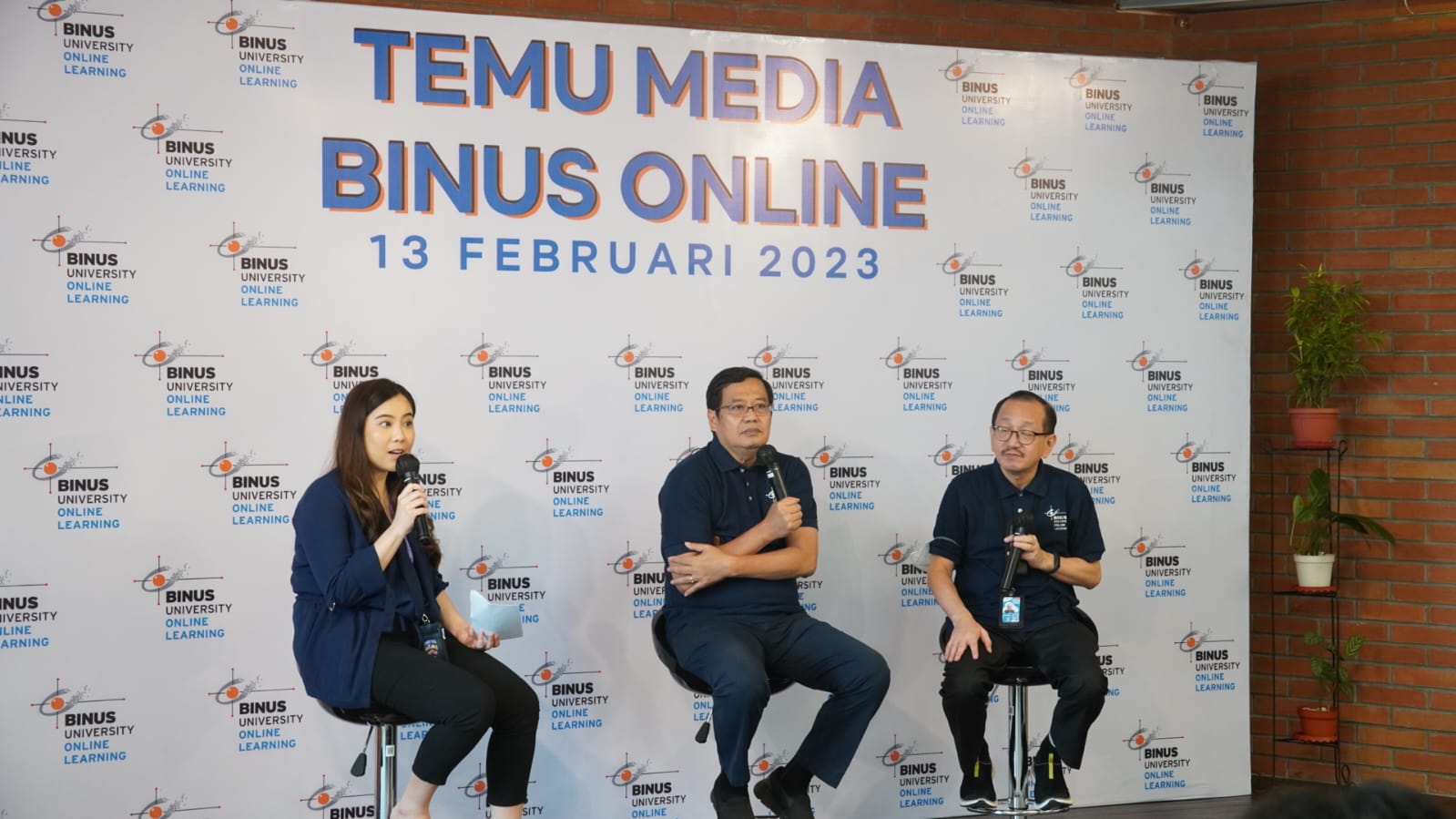 Binus University membuka sistem perkuliahan secara daring bagi para pekerja yang tidak memiliki banyak waktu untuk ke kampus.