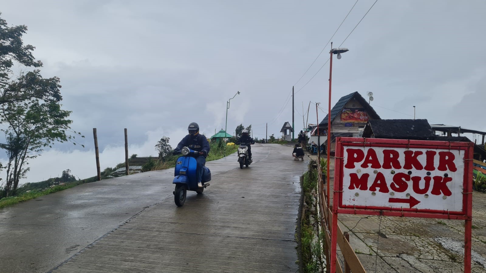 Jalan kabupaten di wilayah Jateng dibangun untuk meningkatkan sektor pariwisata dan mendongkrak perekonomian masyarakat