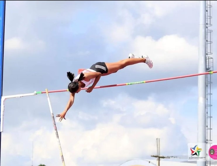 Atlet lompat galah Diva Renatta Jayandi 