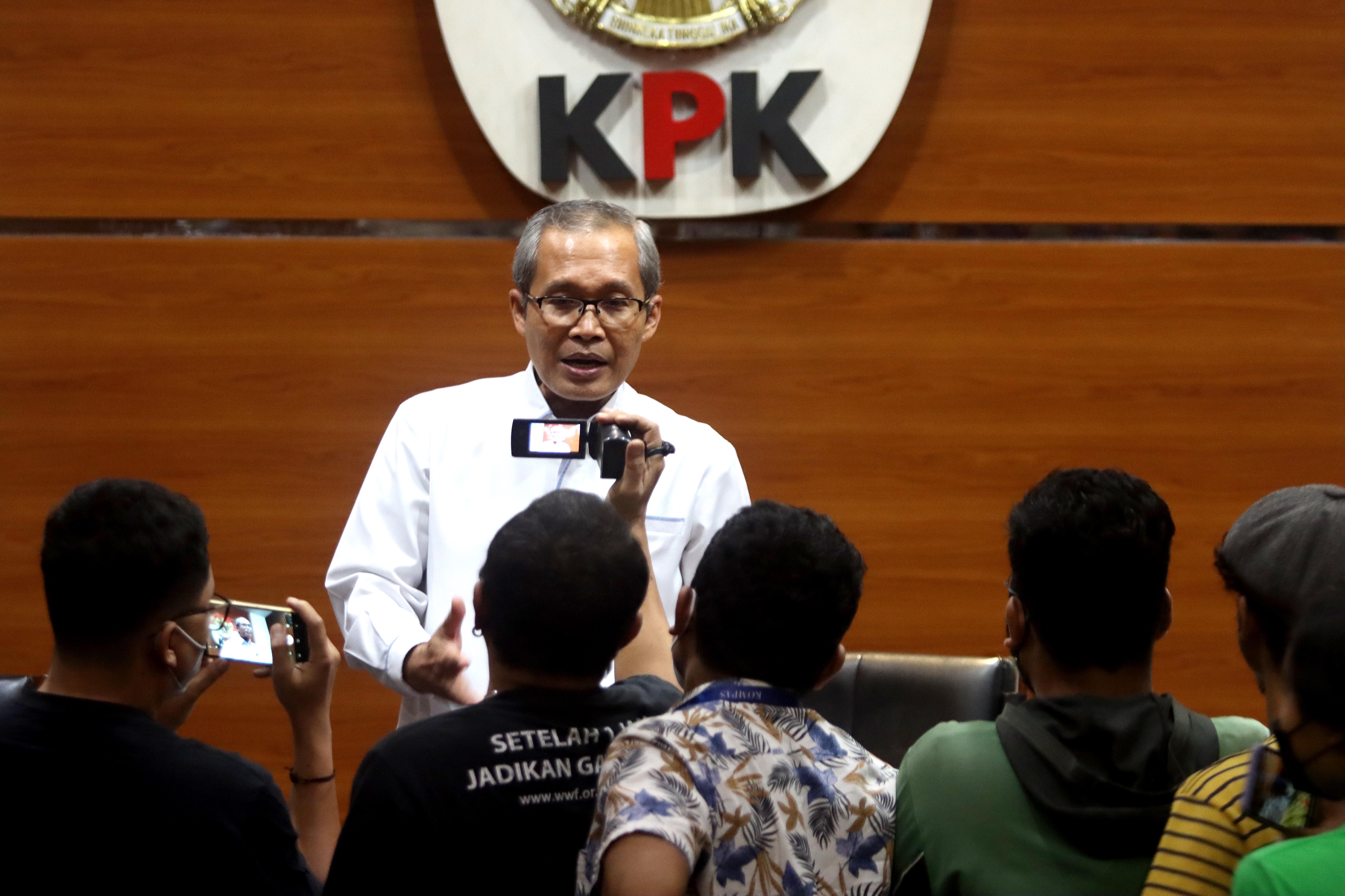 Wakil Ketua Komisi Pemberantasan Korupsi (KPK) Alexander Marwata berbicara kepada wartawan