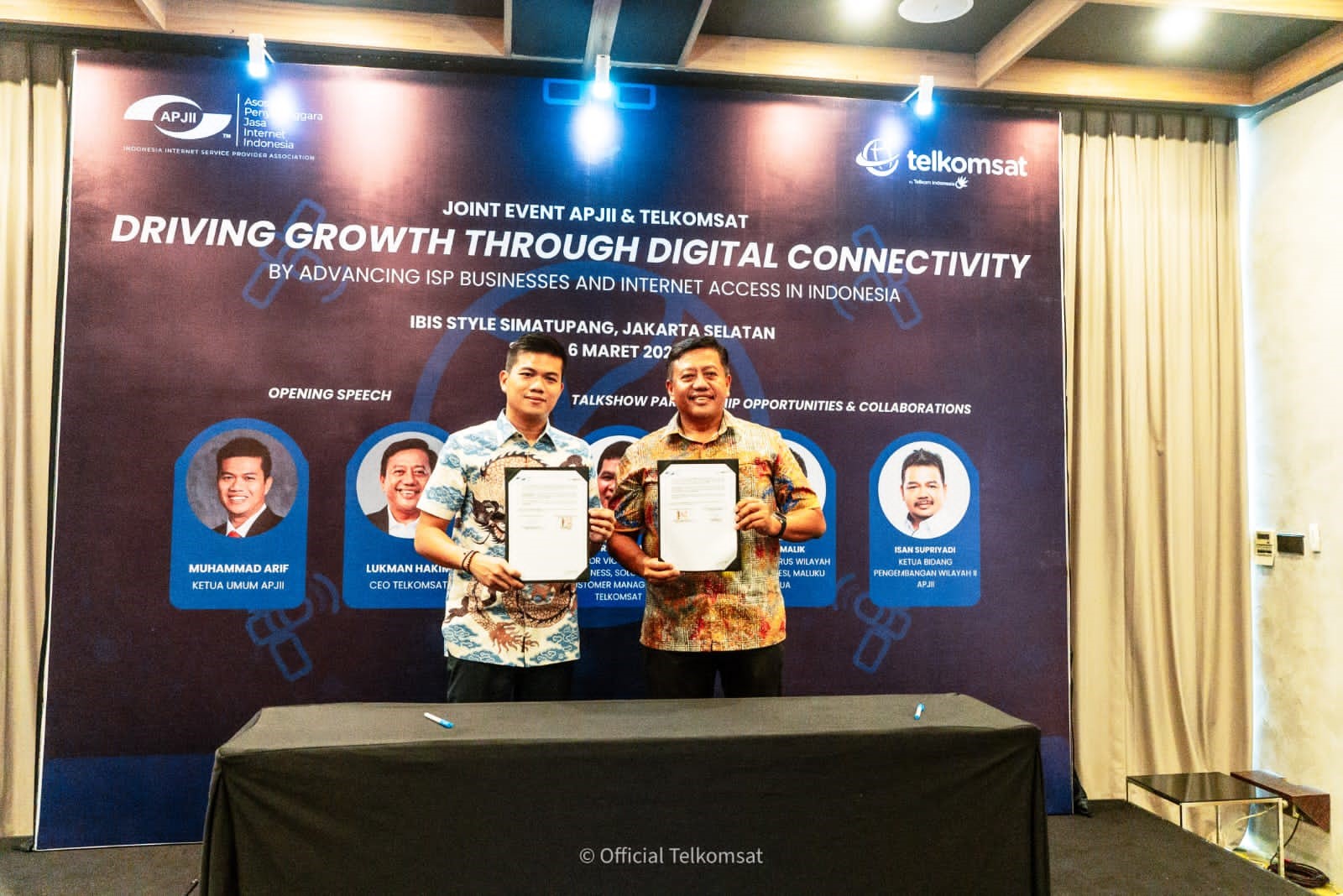 Telkomsat dan APJII menandatangani memorandum of understanding (MoU) di Jakarta, pada Senin (6/3),
