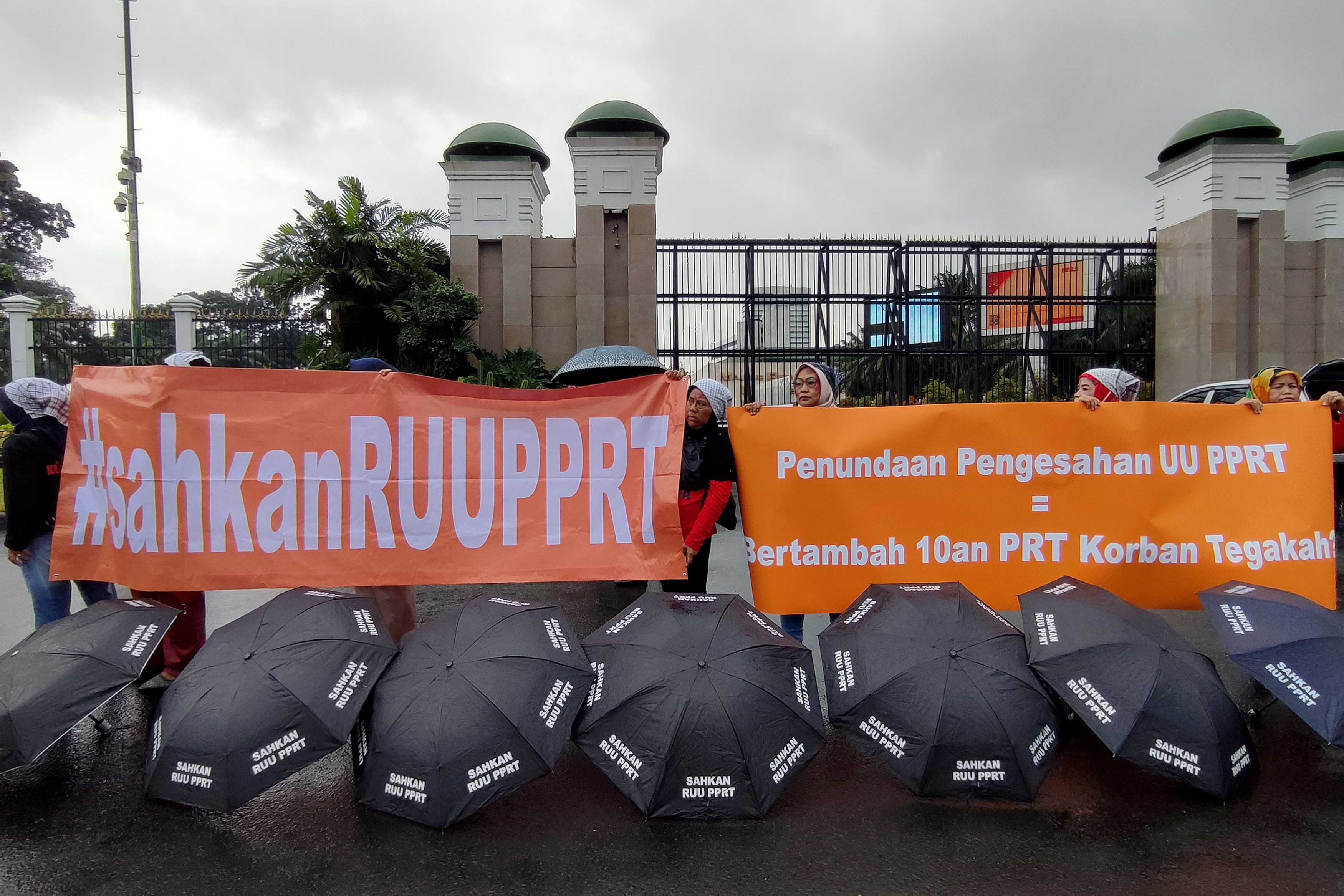 Aksi mendukung segera dibahasnya RUU PPRT