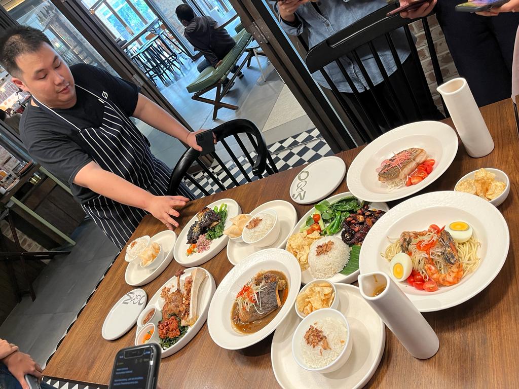 Chef Adlar yang juga Executive Chef Maple & Oak. 