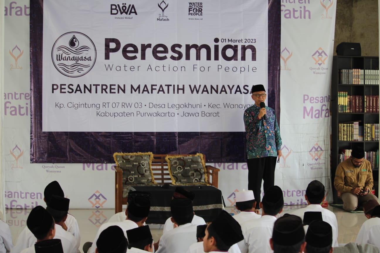 Peresmian safran air bersih bantuan BWA di Pondok Pesantren Mafatih, Kecamatan Wanayasa, Kabupaten Purwakarta, Jawa Barat. 