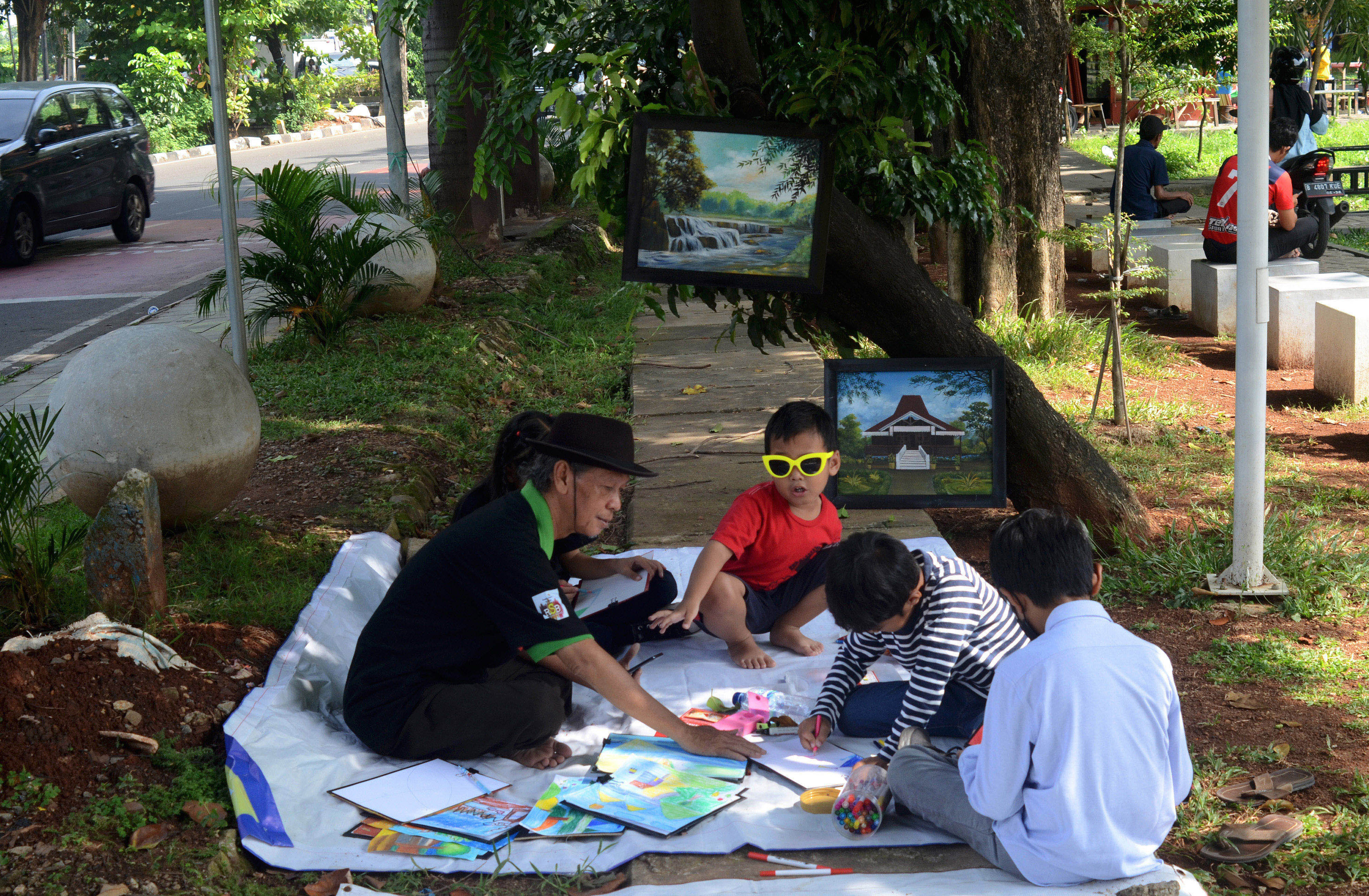 Ini Tahapan Perkembangan Seni Anak Sesuai Usia