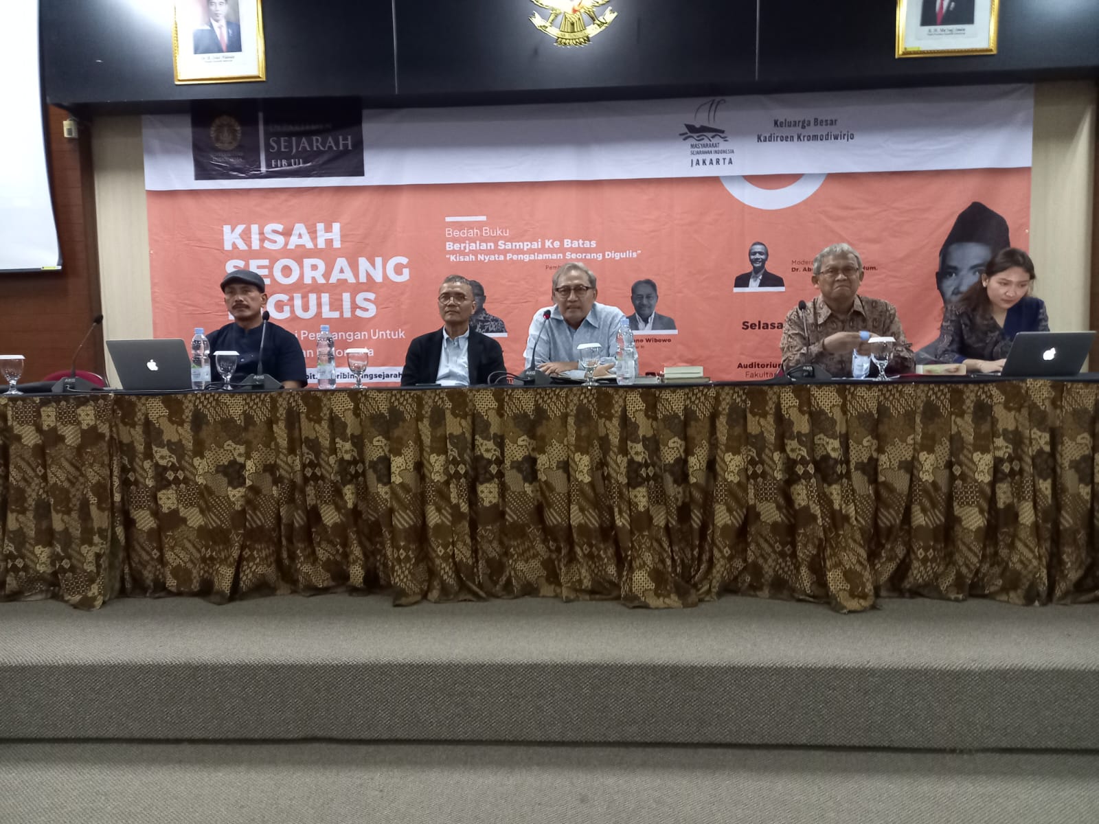 Bedah buku otobiografi Kadiroen Kromodiwirjo bertajuk Berjalan Sampai ke Batas