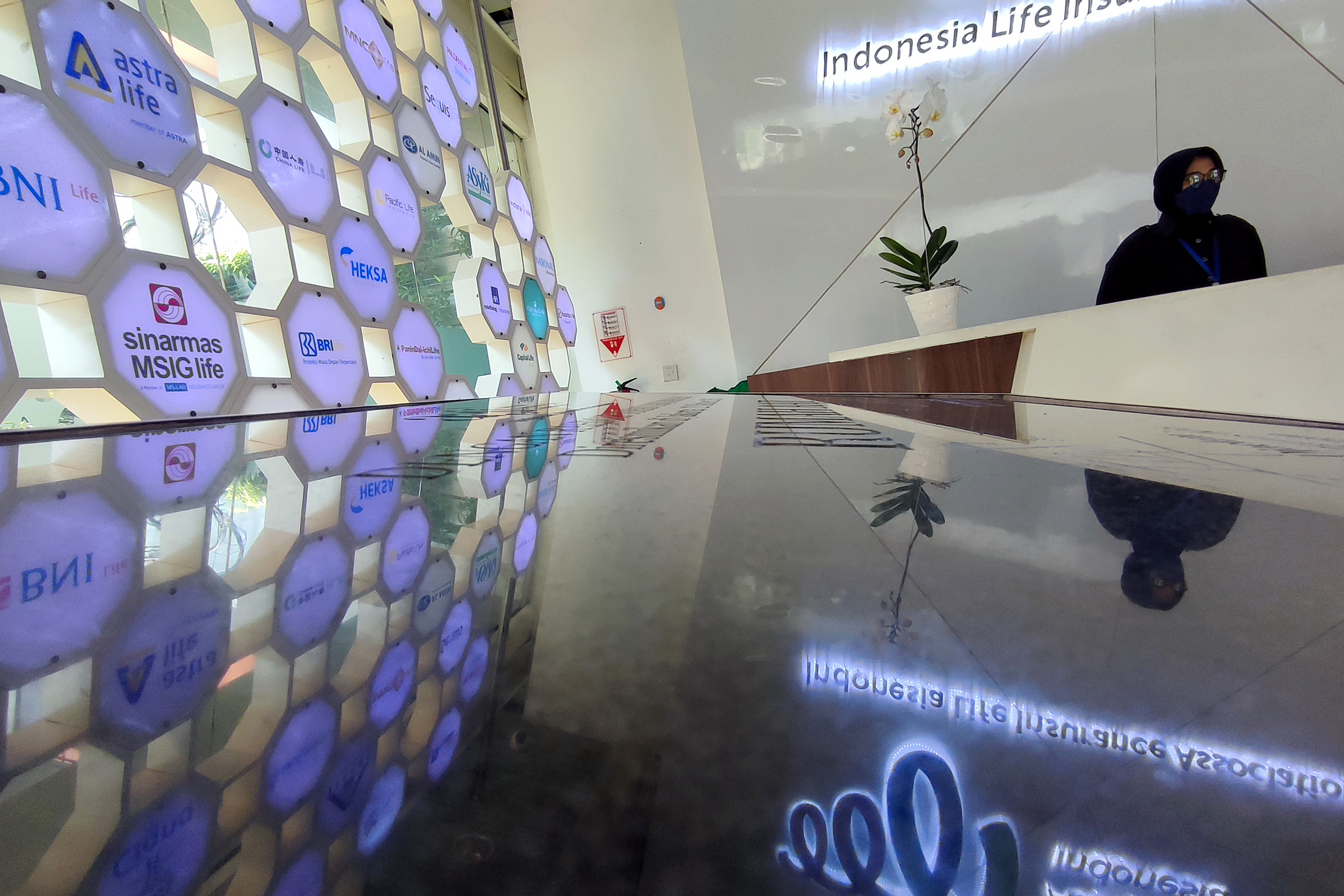 OJK menerapkan PSAK 74 untuk asuransi pada 1 Januari 2025