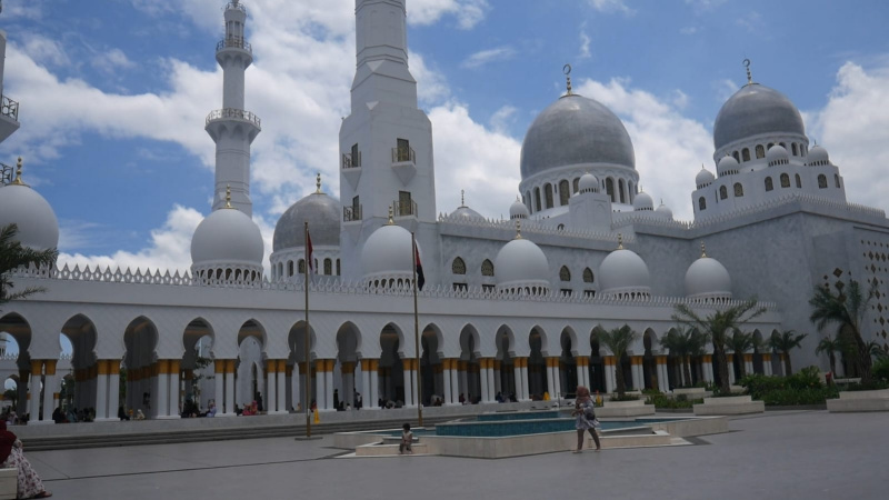 Masjid Raya Sheikh Zayed Solo