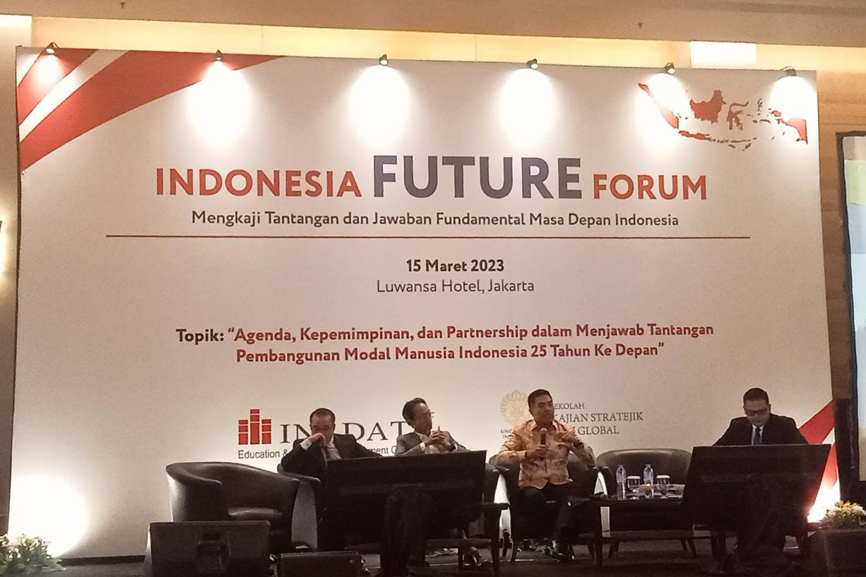 Wali Kota Banjarmasin Andi Harun (kedua dari kanan) di Indonesia Future Forum.