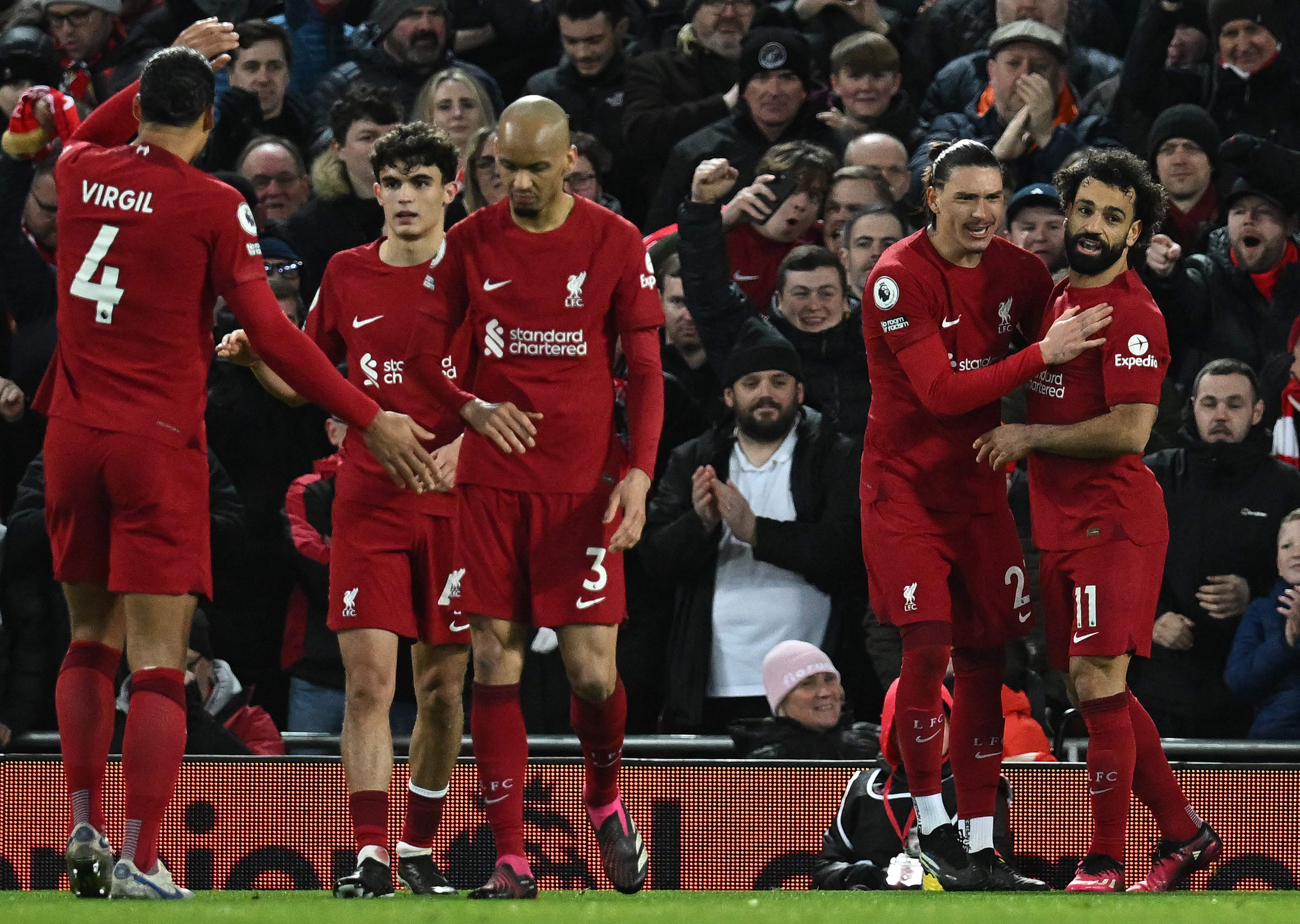 Para pemain Liverpool melakukan selebrasi usai mencetak gol ke gawang Wolverhampton Wanderers di laga Liga Primer Inggris.