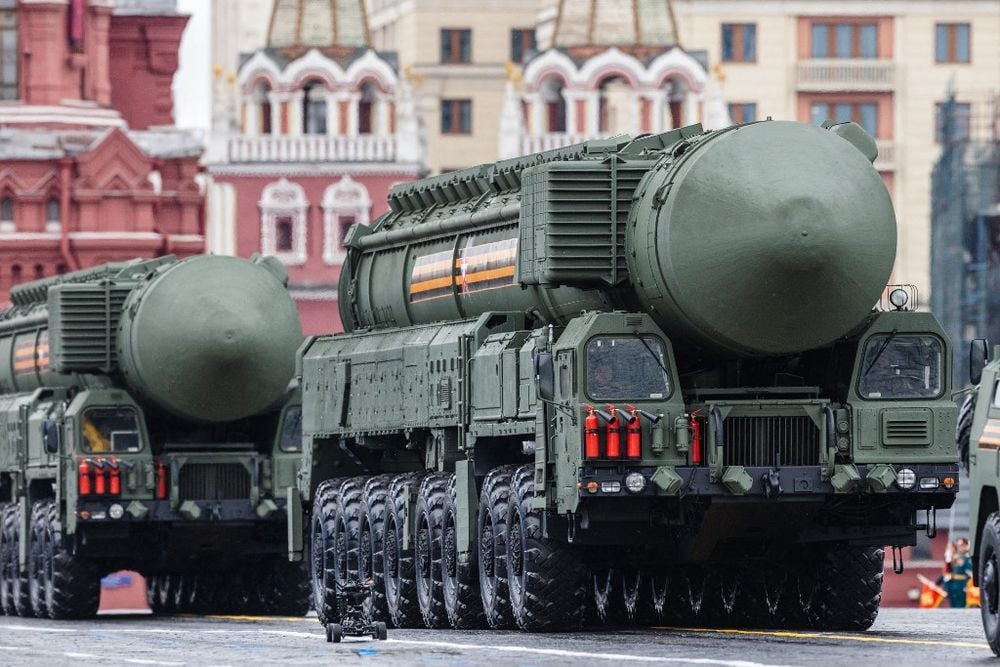 Rudal balistik antarbenua Yars RS 24 dipamerkan saat parade militer Rusia di Kota Moskow Rusia. 