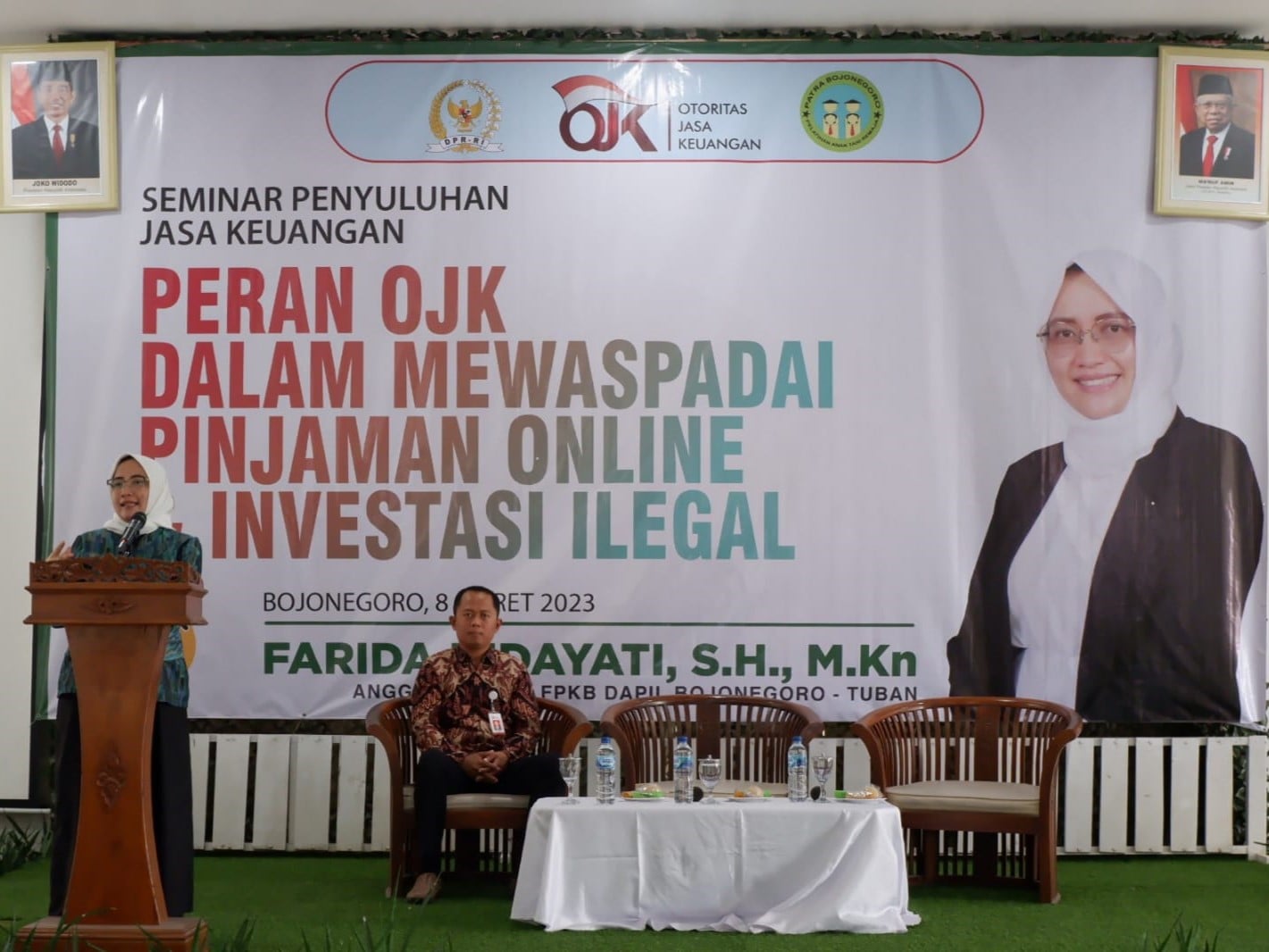 Anggota DPR Dapil Bojonegoro dan Tuban, Farida Hidayati, yang bersama OJK menggelar kegiatan Seminar Penyuluhan Jasa Keuangan.