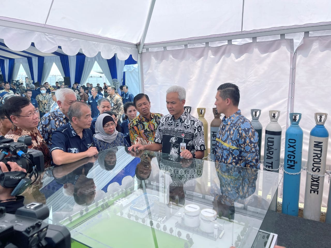 Ganjar Pranowo berdialog dengan sejumlah pengusaha di Kawasan Industri Terpadu Batang