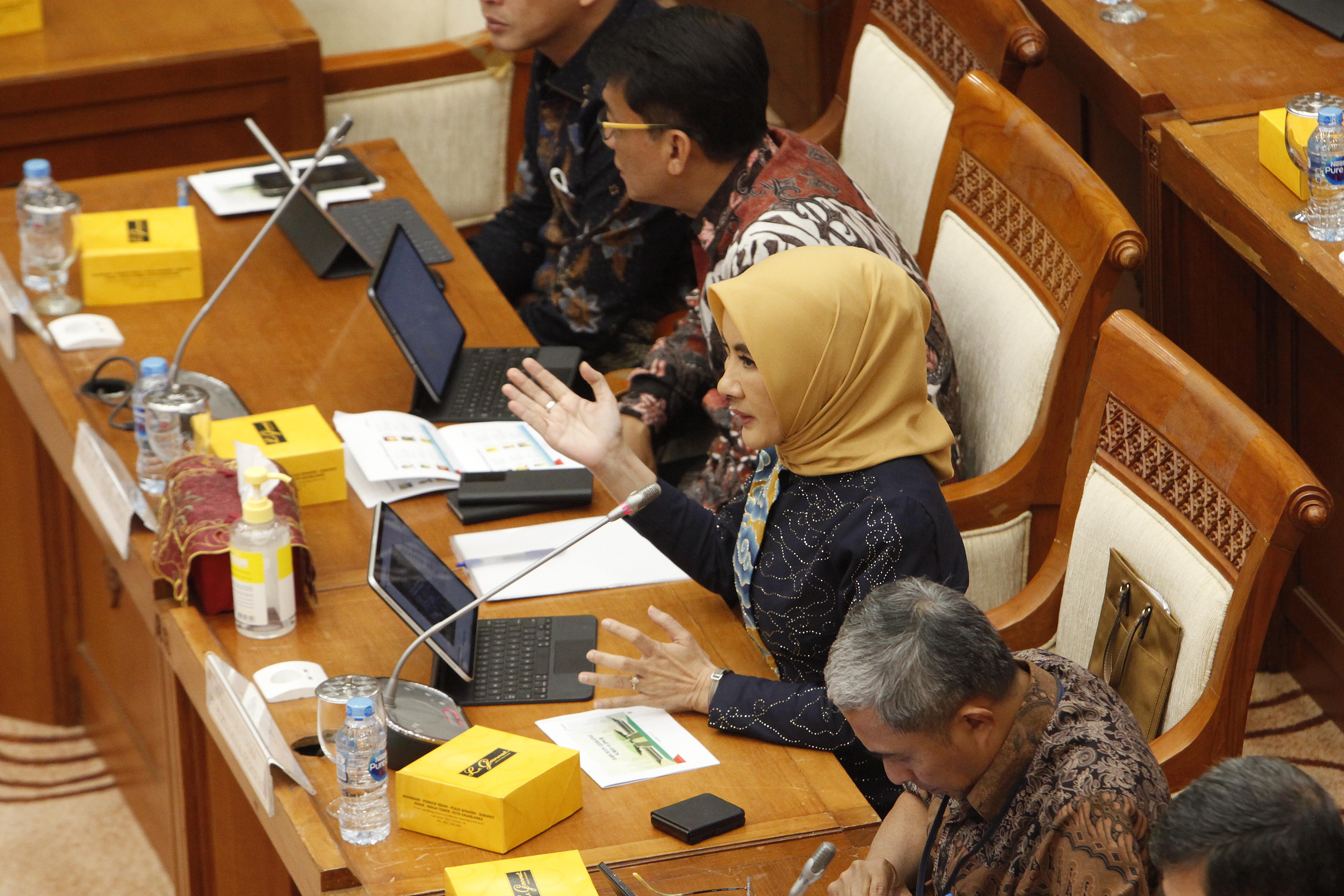 Rapat dengar pendapat Komisi VII DPR dengan Dirut PT Pertamina Nicke Widyawati di Kompleks Parlemen Senayan, Jakarta, Kamis (16/3/2023).