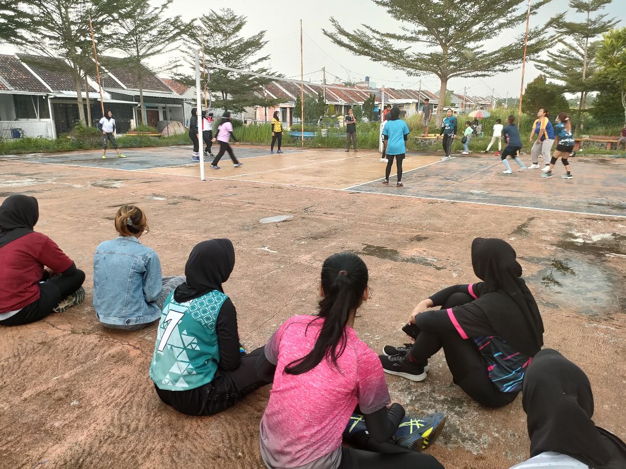 Relawan Srikandi Ganjar abar melanjutkan kegiatan positif dengan merangkul para komunitas muda. Kali ini dengan Karang Taruna mengadakan