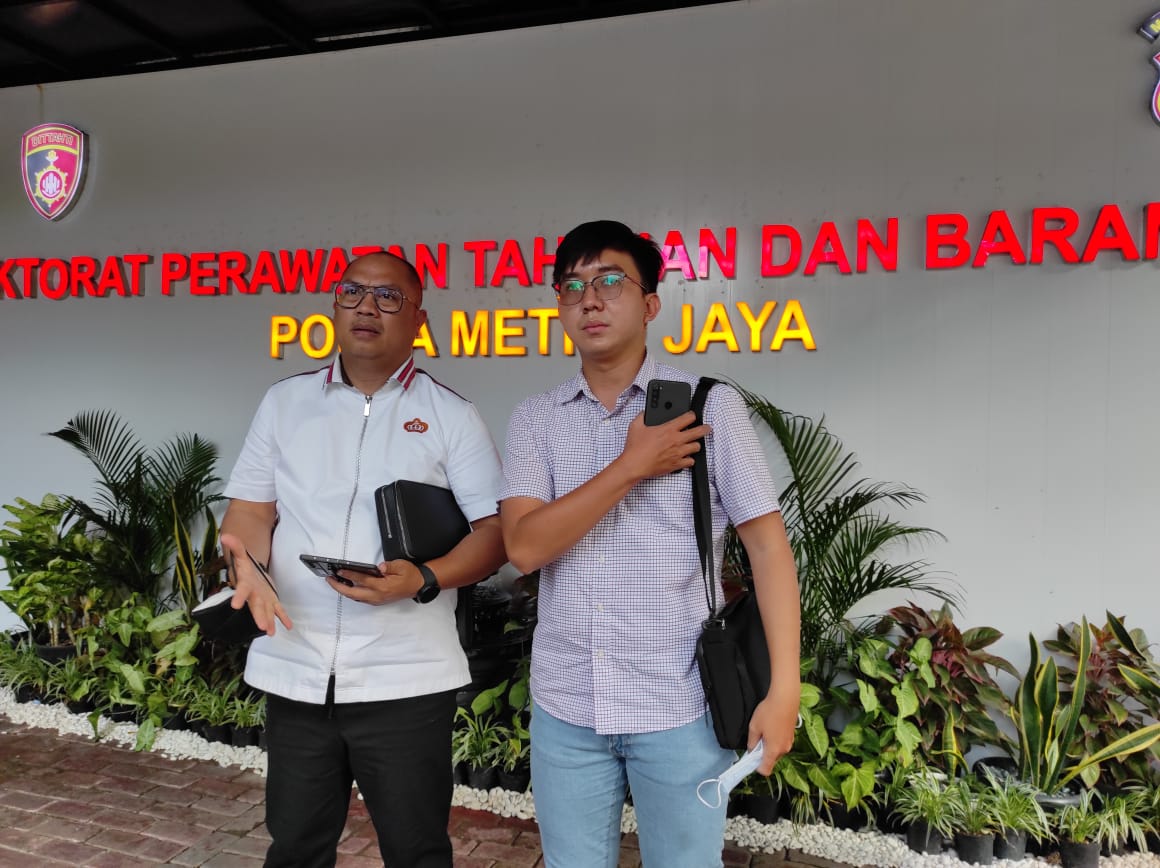  Kuasa Hukum YR, Guntur Daso (kiri).