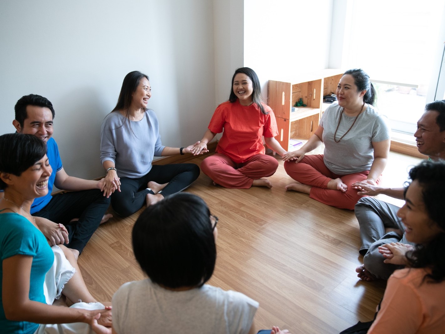 Remedi Indonesia turut berkontribusi pada kesehatan mental dengan mengadakan meditasi melepas stres secara rutin setiap Selasa.