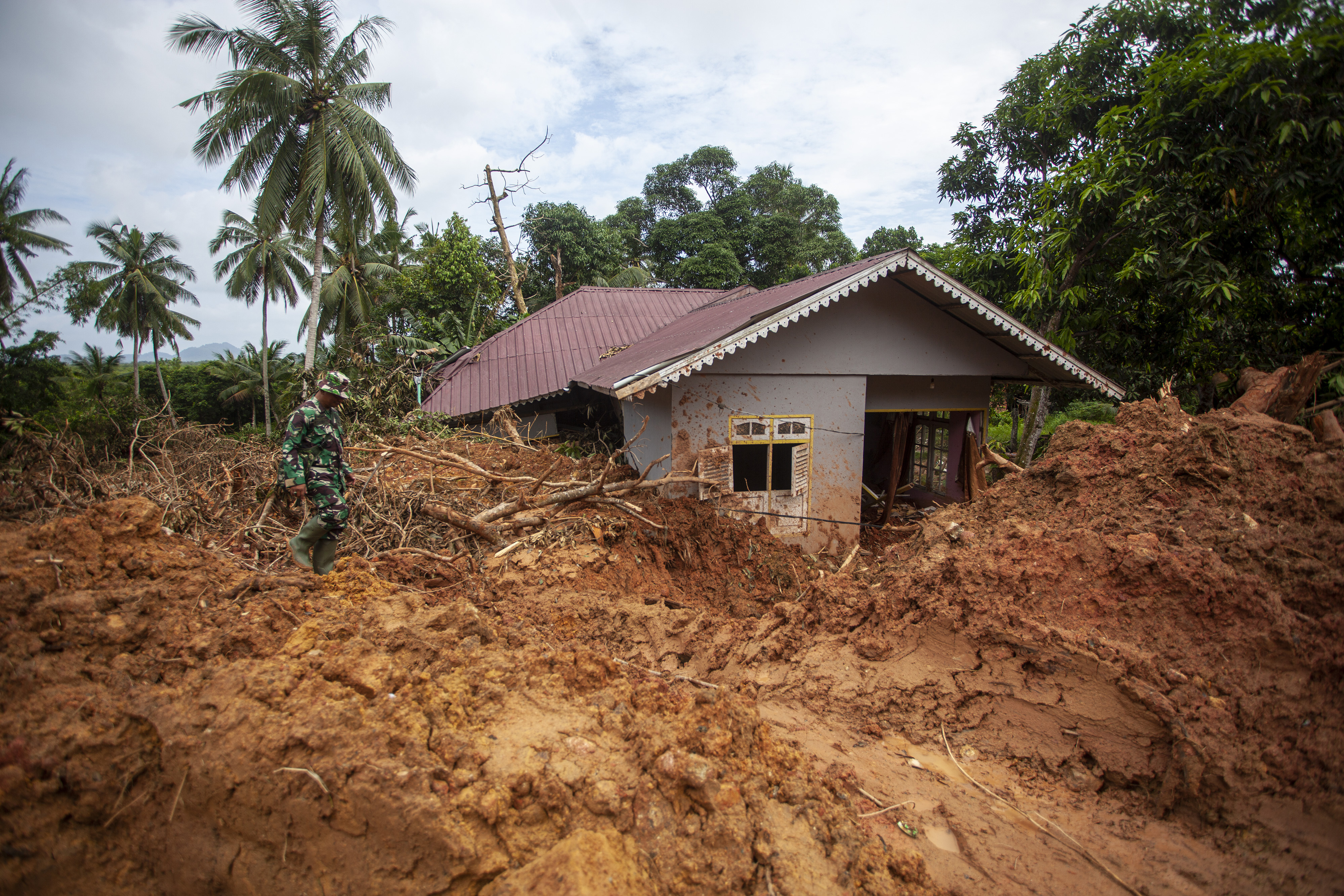 Rumah terdampak longsor Natuna