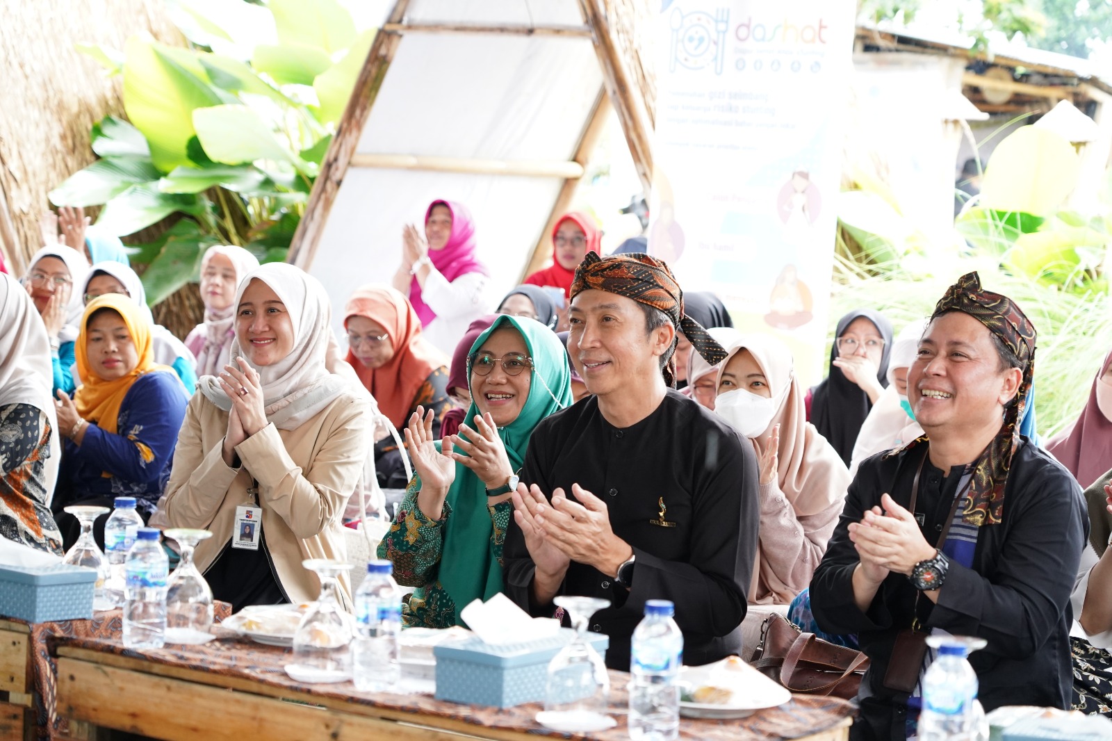 Wakil Wali Kota Bogor, Dedie A. Rachim dan Anggota Komisi IV DPRD Kota Bogor, Lusiana Nurissiyadah mewakili Ketua DPRD Kota Bogor.