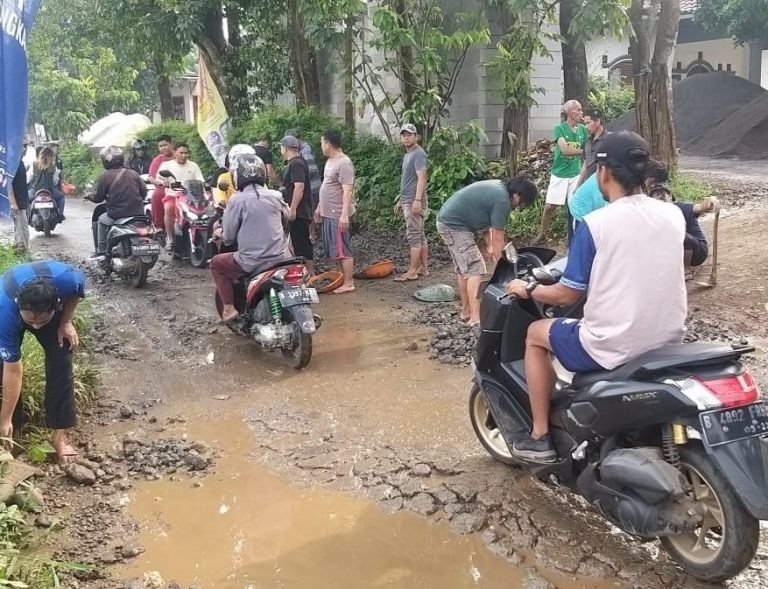 Warga Kelurahan Cimuning Keluhkan Minimnya Perhatian Pemkot Bekasi 