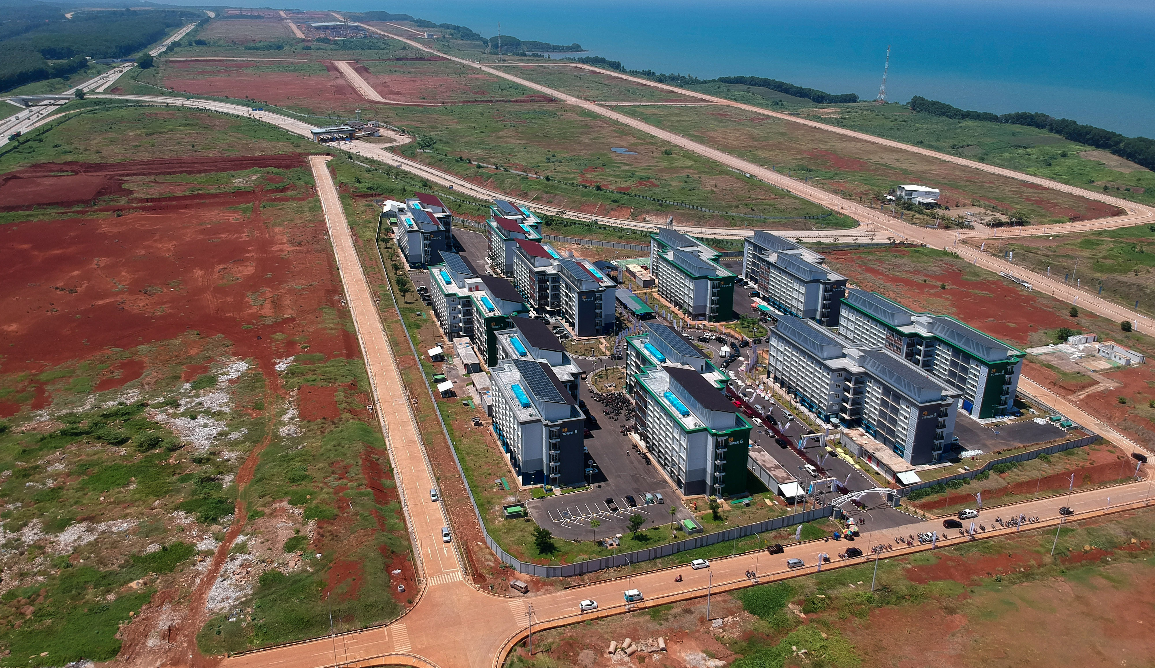 Ilustrasi: foto udara suasana komplek rumah susun pekerja di Kawasan Industri Terpadu Batang.