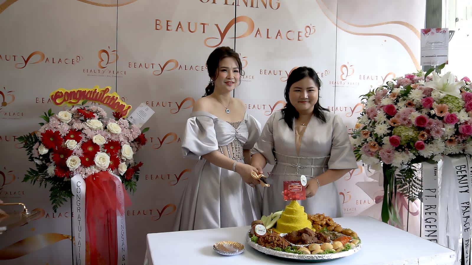 Acara peresmian pembukaan Beauty Palace Clinic di Jakarta Utara, Selasa (21/3).