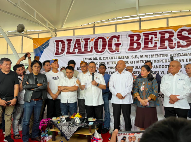 Hadapi Pendemo Pasar Senen, Mendag Siapkan Solusi untuk Pedagang Pakaian Bekas