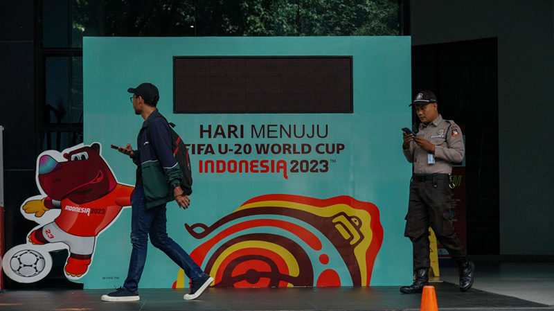 Politik dan olahraga dinilai saling terkait.