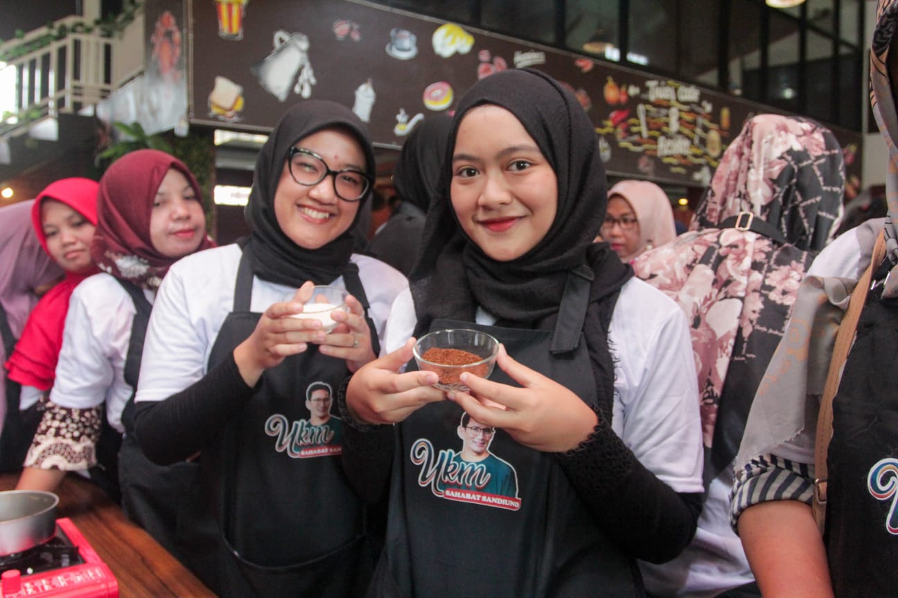 Pelatihan pembuatan limbah kopi menjadi sabun