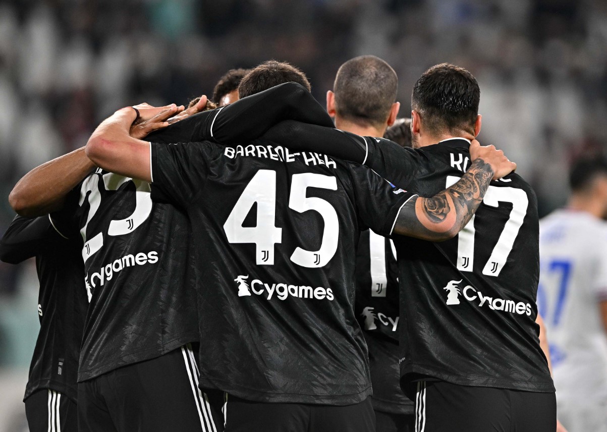 Para pemain Juventus melakukan selebrasi usai mencetak gol ke gawang Sampdoria di laga Serie A.