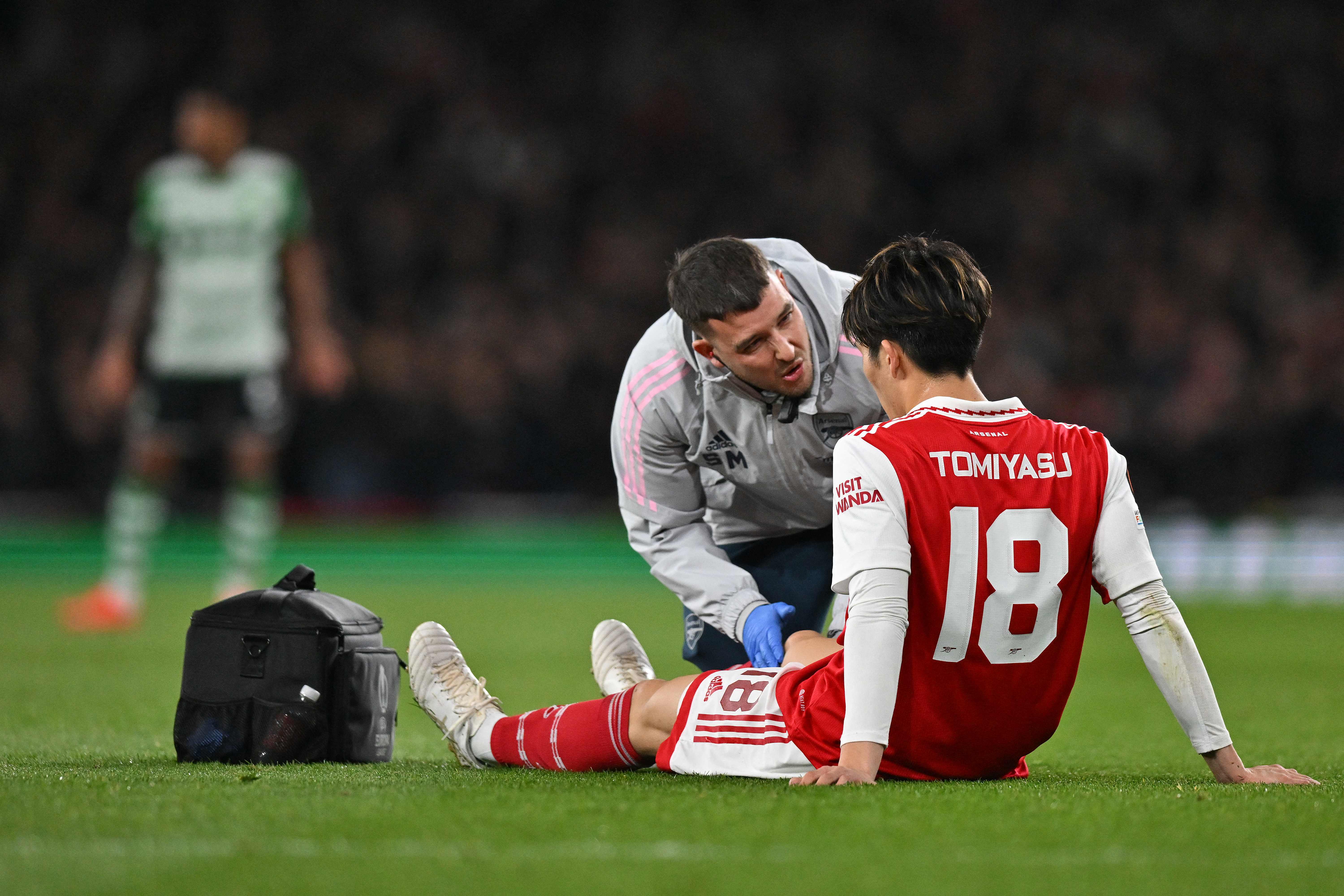 Bek kanan Arsenal Takehiro Tomiyasu alami cidera lutut saat laga melawan Sporting Lisbon