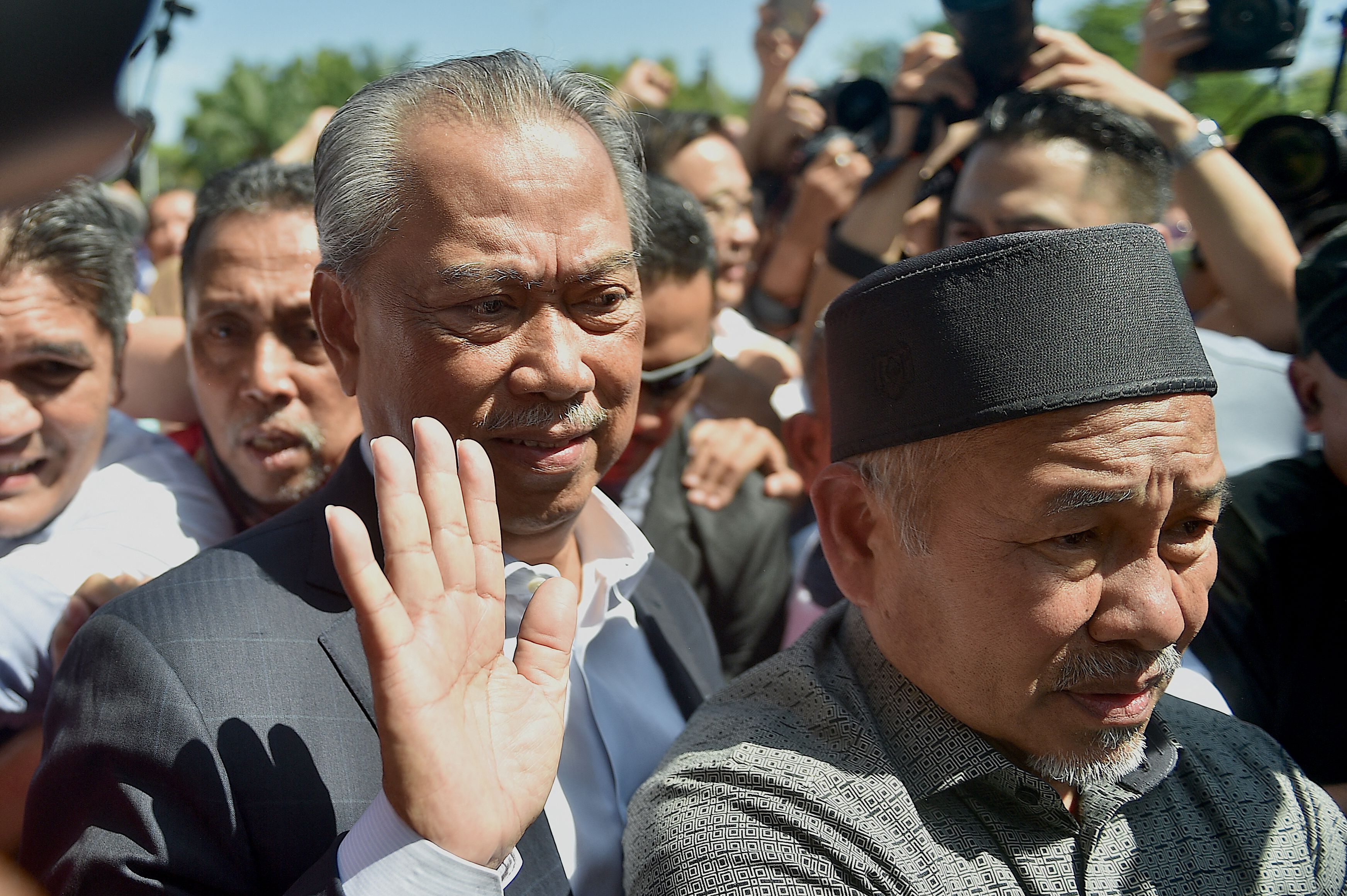 Mantan Perdana Menteri Malaysia Muhyiddin Yassin tiba di Komisi Anti-Korupsi Malaysia (MACC), Kamis (9/3).