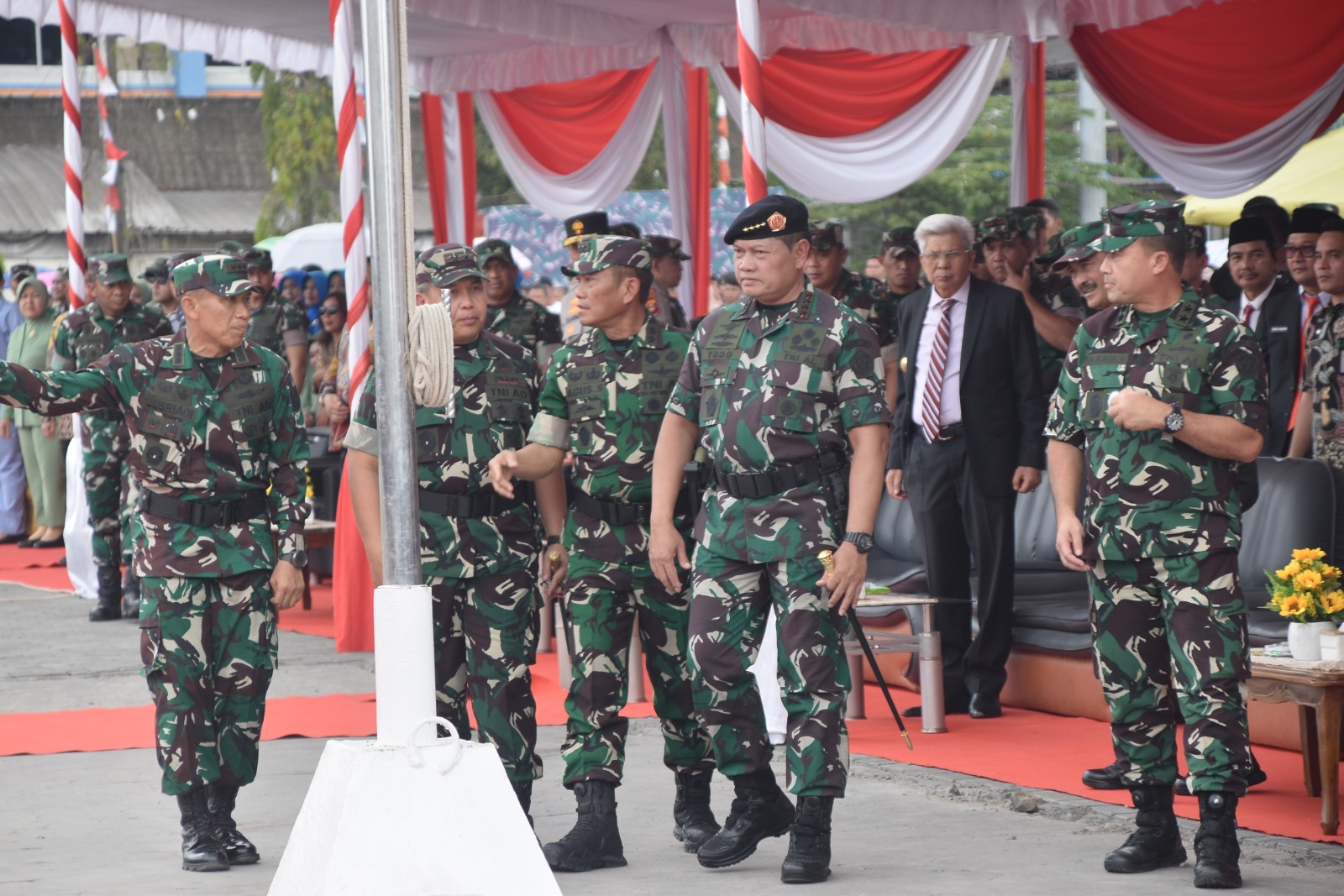 Panglima TNI Lepas Ratusan Prajurit TNI AD ke Papua dan Papua Barat.